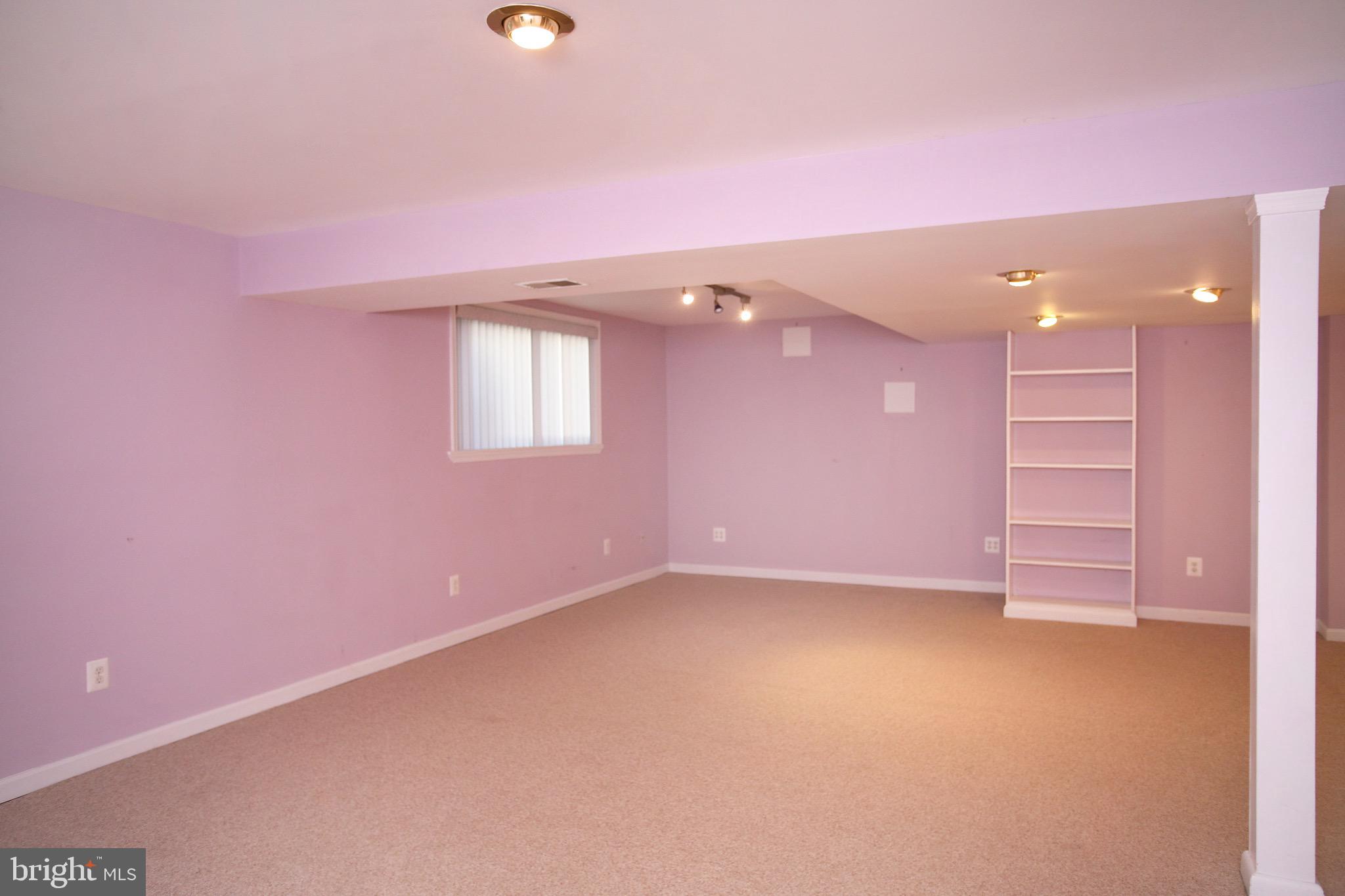 OAKWOOD KNOLLS - Residential Lease