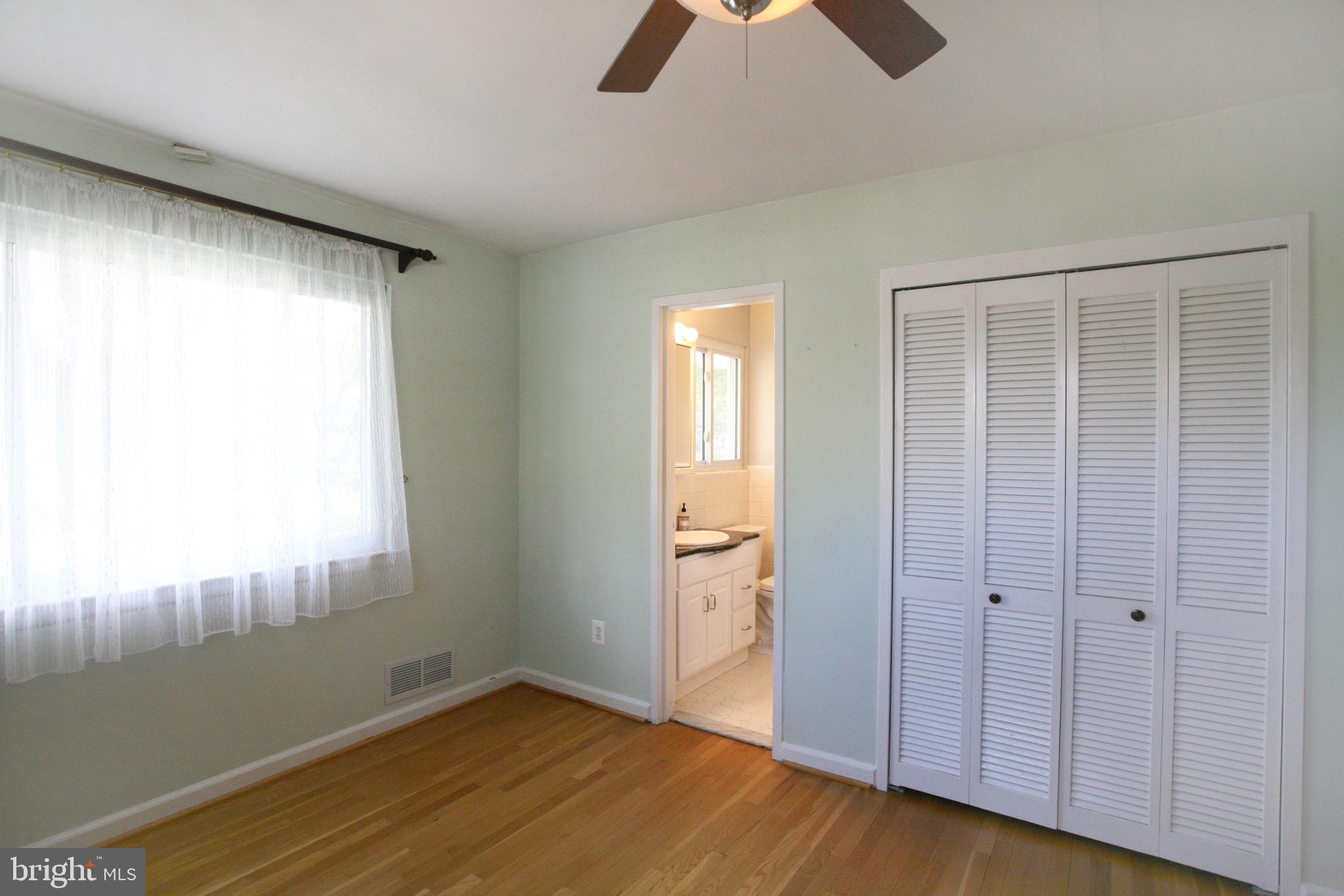 OAKWOOD KNOLLS - Residential Lease