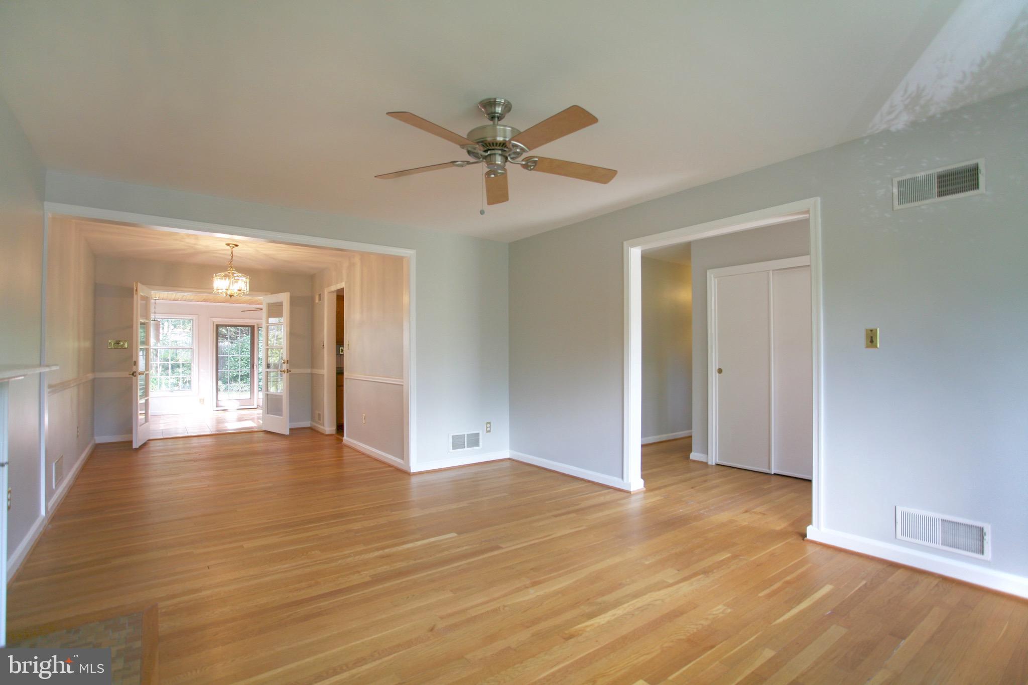 OAKWOOD KNOLLS - Residential Lease