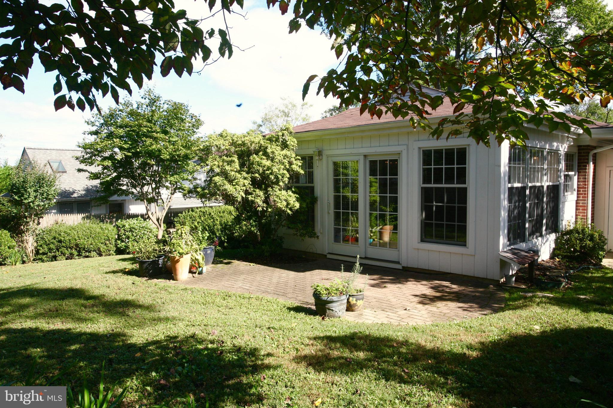 OAKWOOD KNOLLS - Residential Lease