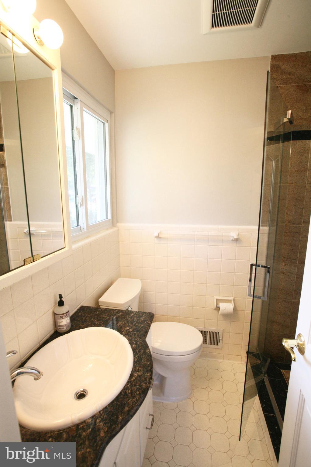 OAKWOOD KNOLLS - Residential Lease