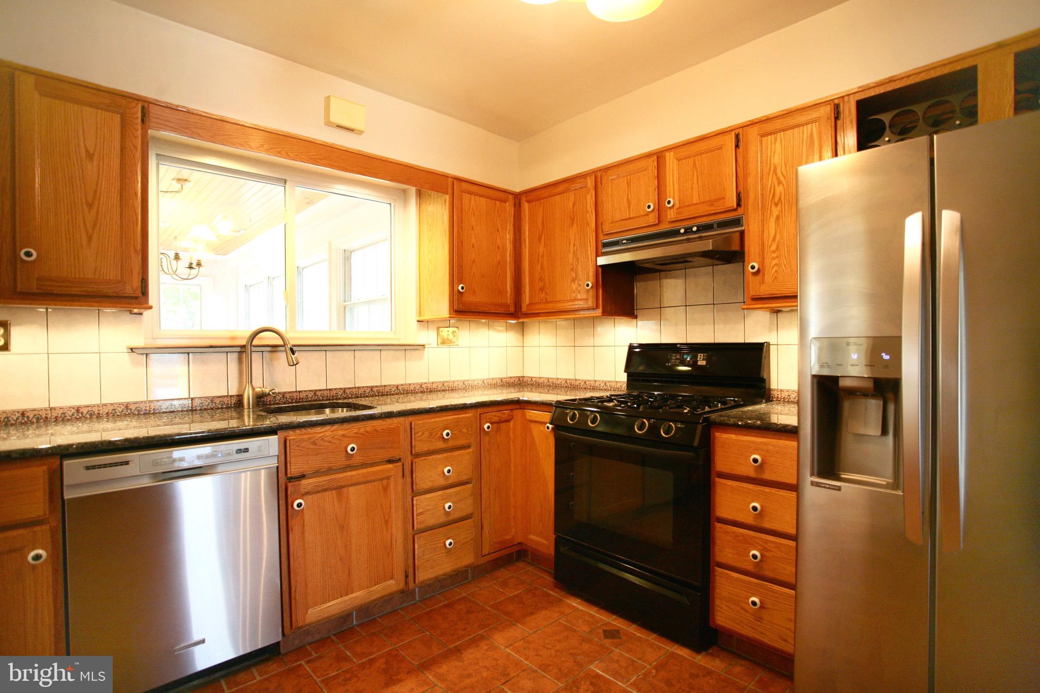 OAKWOOD KNOLLS - Residential Lease