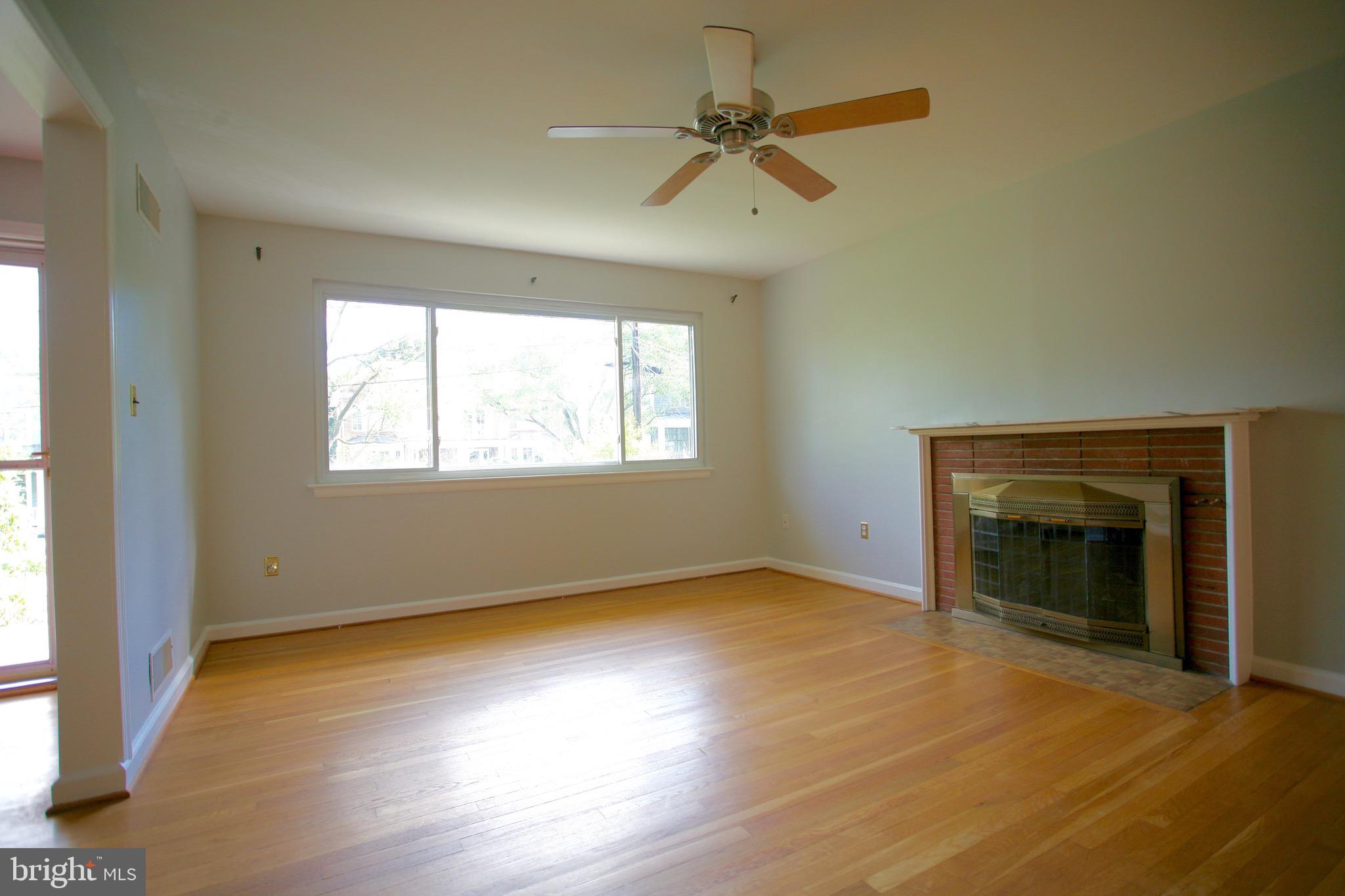 OAKWOOD KNOLLS - Residential Lease