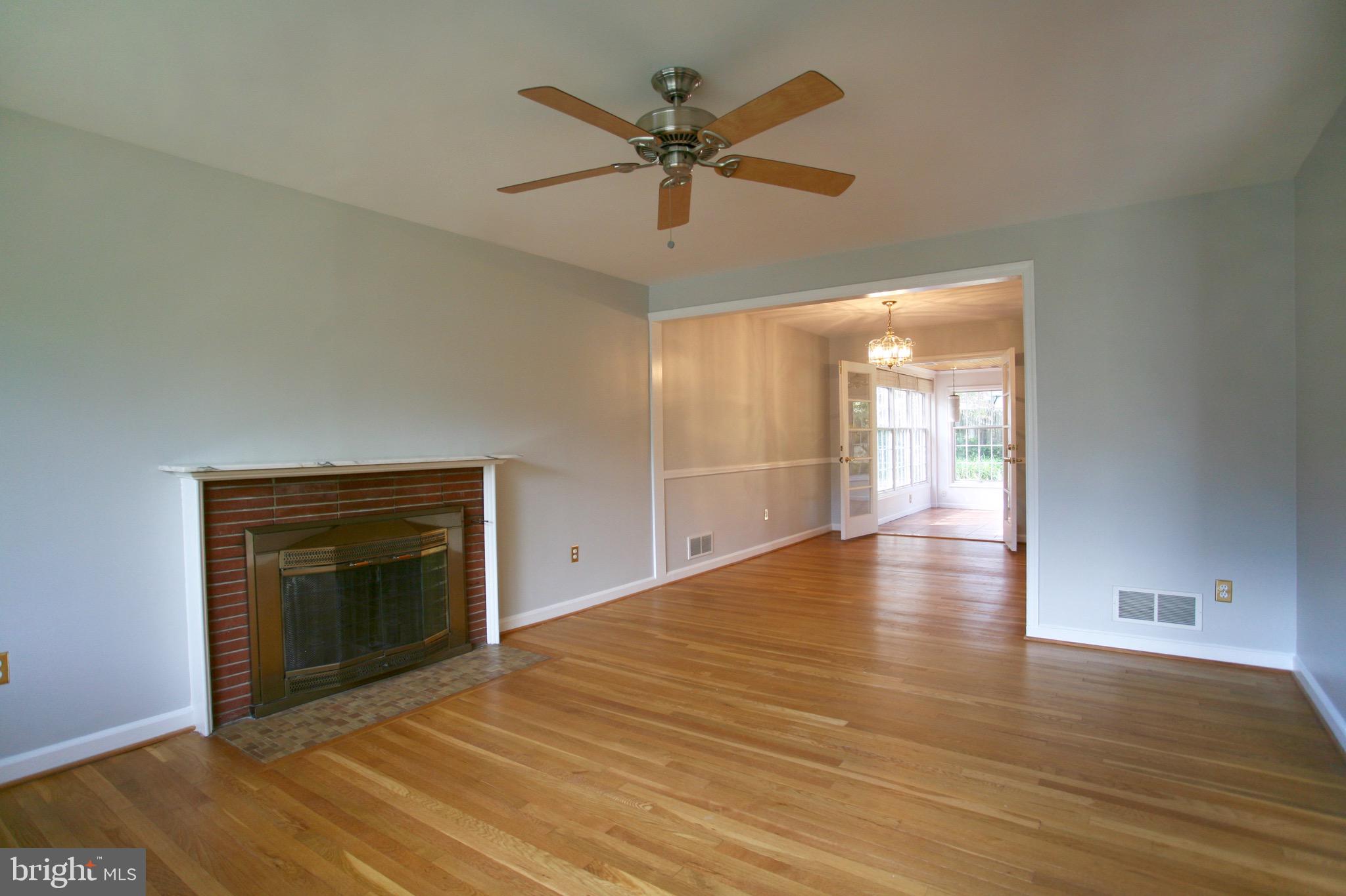 OAKWOOD KNOLLS - Residential Lease