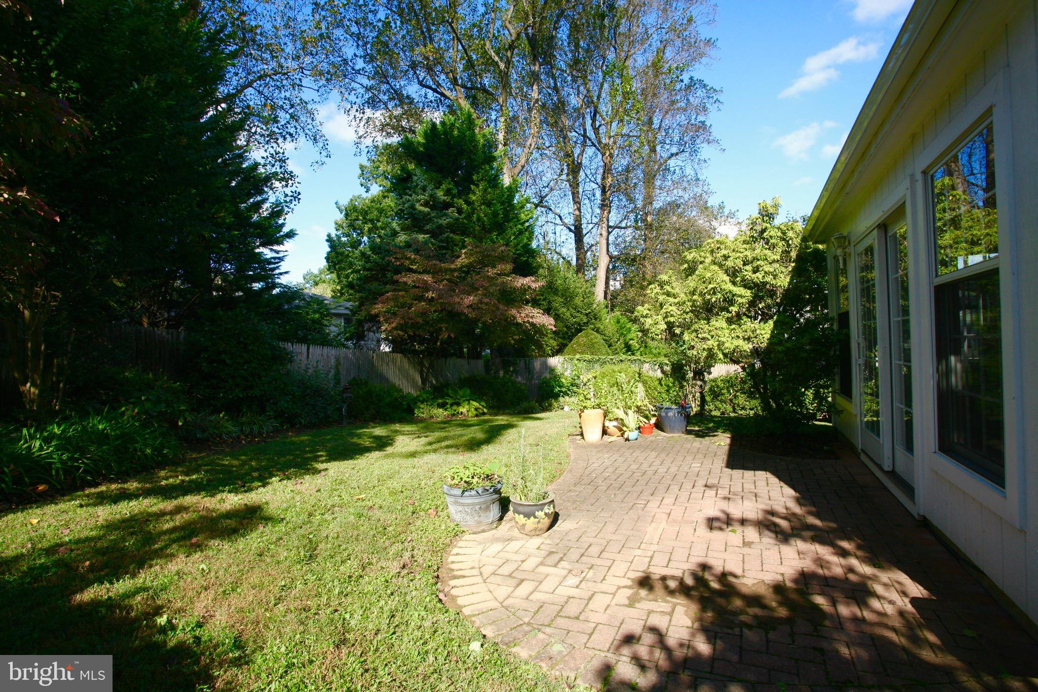 OAKWOOD KNOLLS - Residential Lease