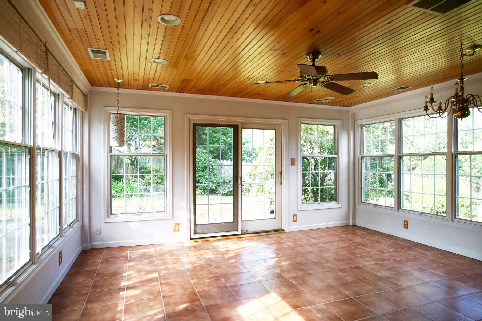 OAKWOOD KNOLLS - Residential Lease