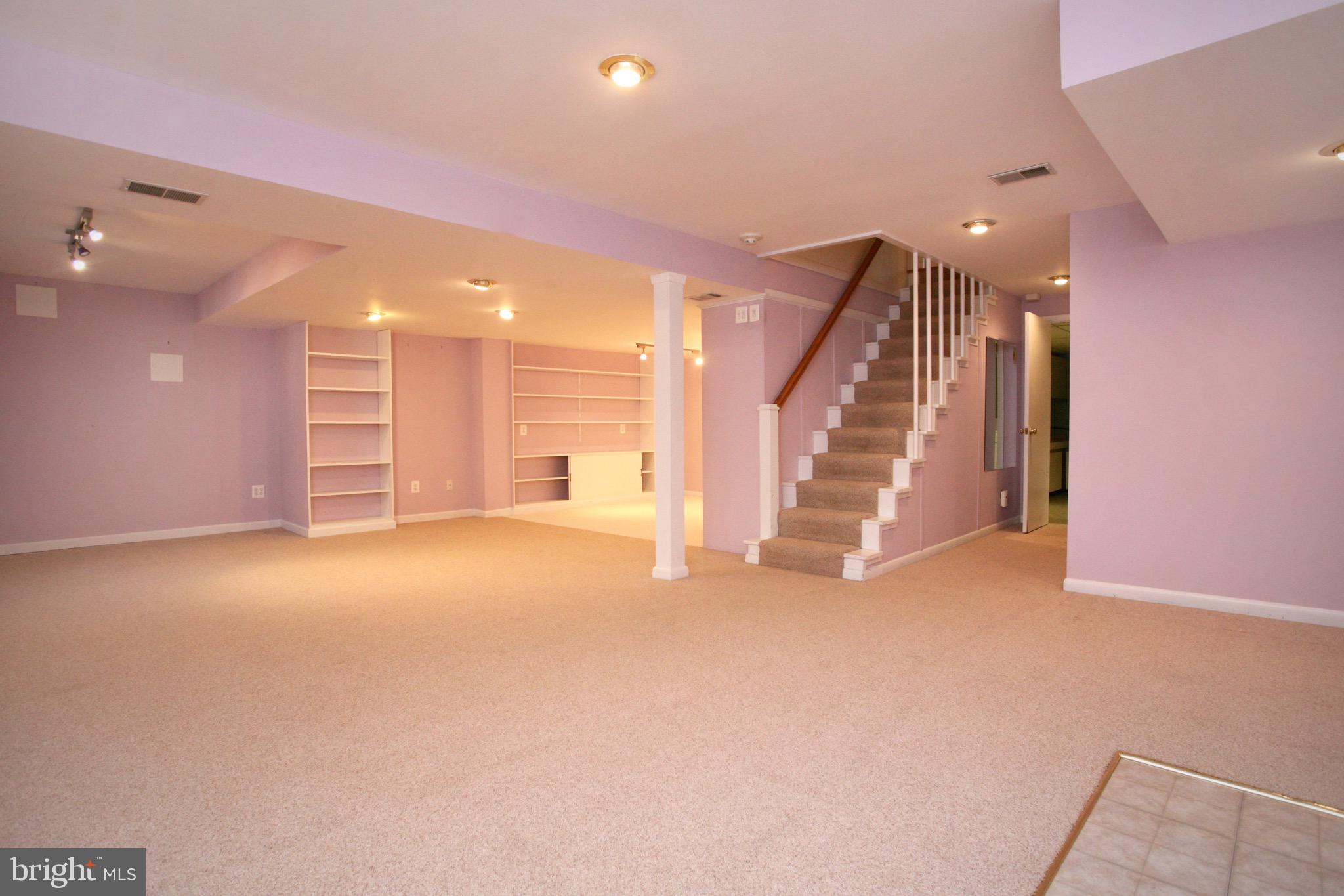 OAKWOOD KNOLLS - Residential Lease