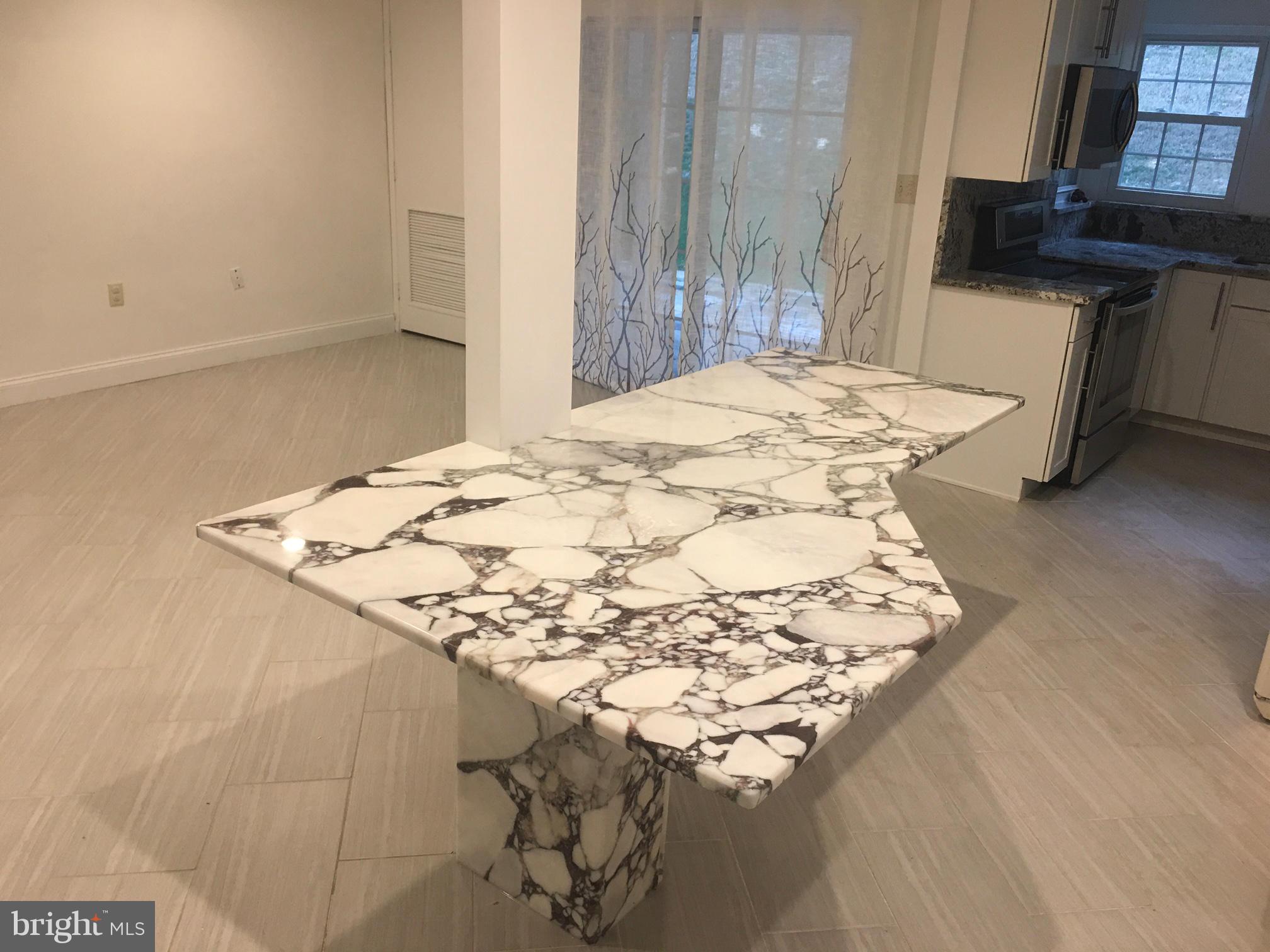 MONTGOMERY RUN - Residential Lease