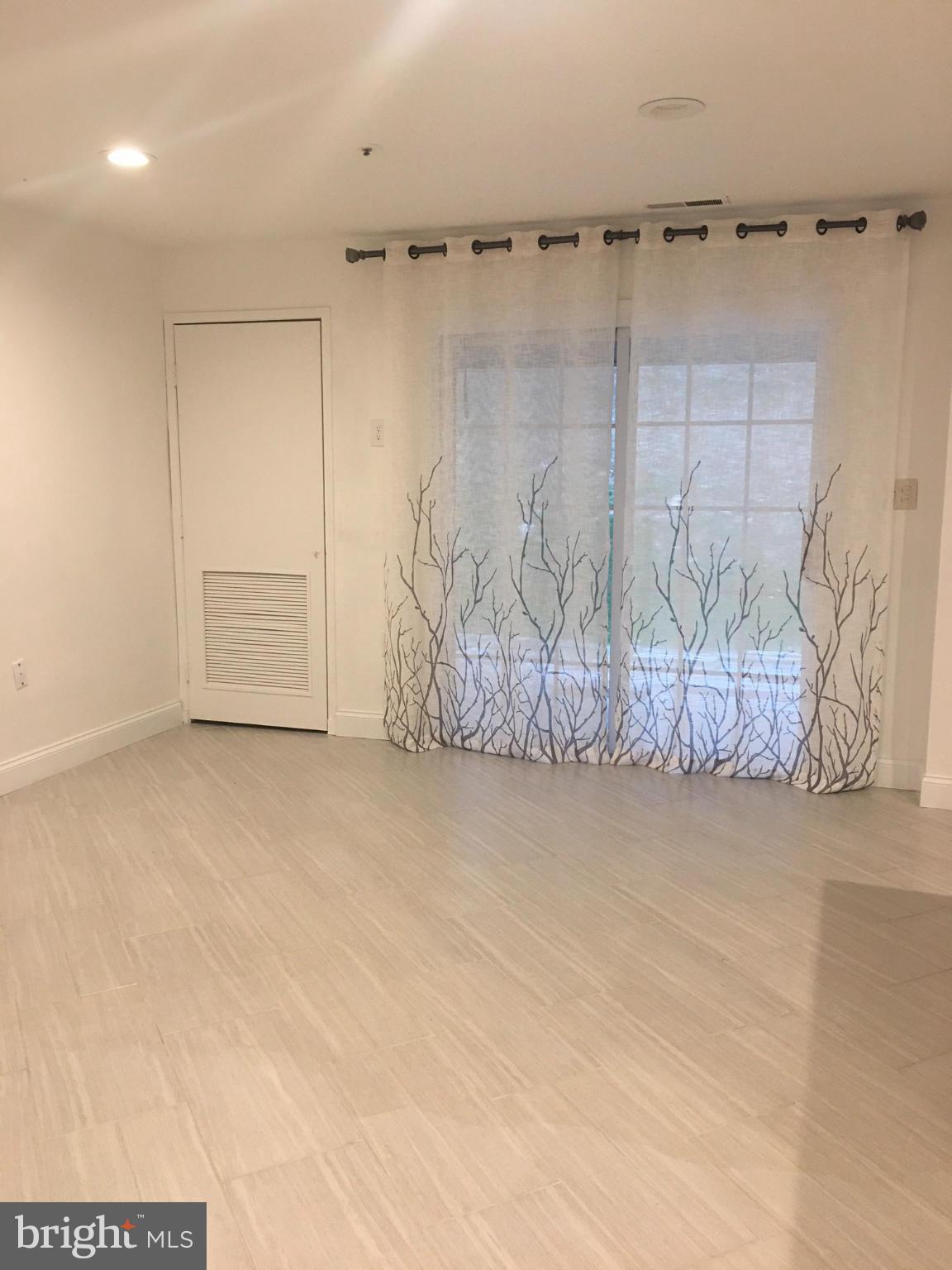 MONTGOMERY RUN - Residential Lease