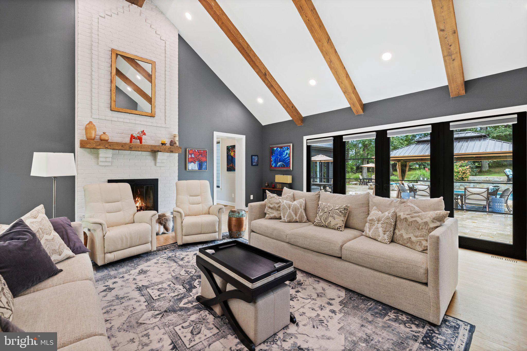 FOUR CHIMNEYS - Residential