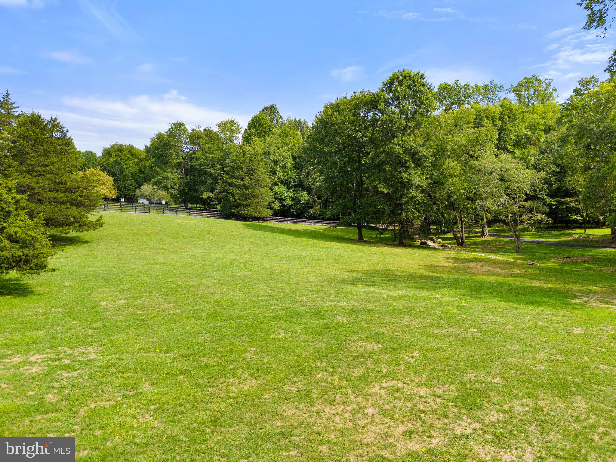 FOUR CHIMNEYS - Residential