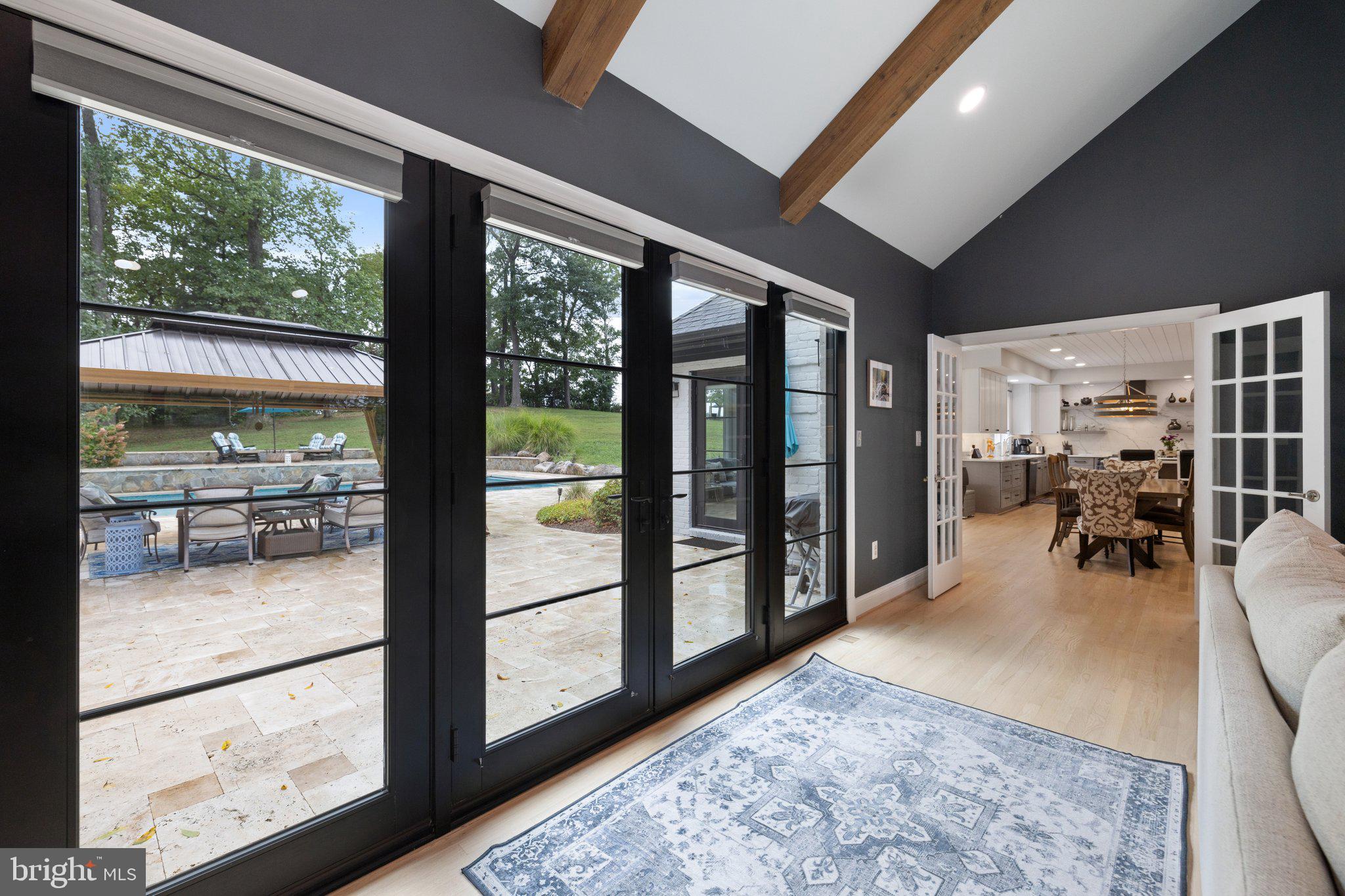 FOUR CHIMNEYS - Residential