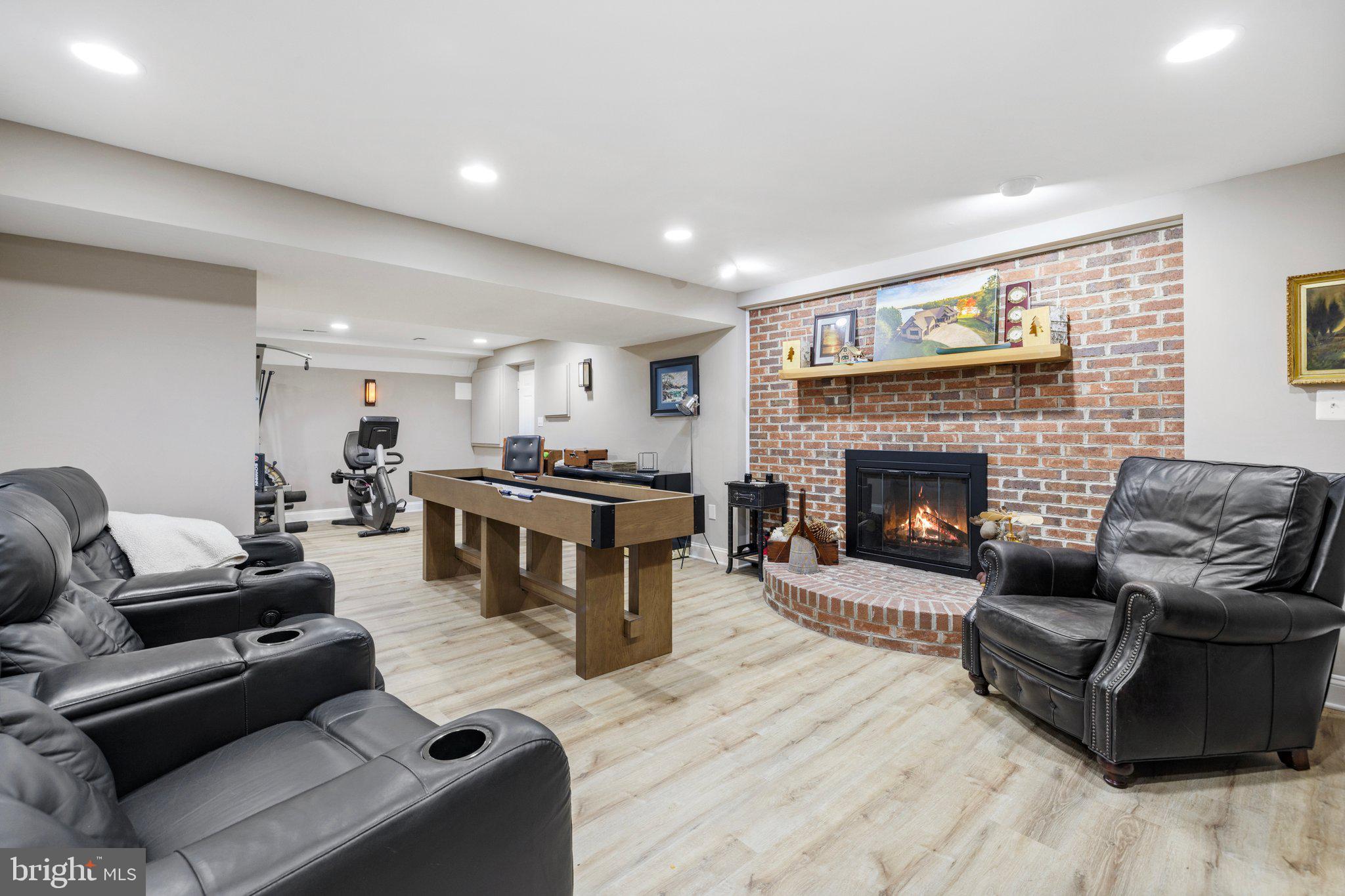 FOUR CHIMNEYS - Residential