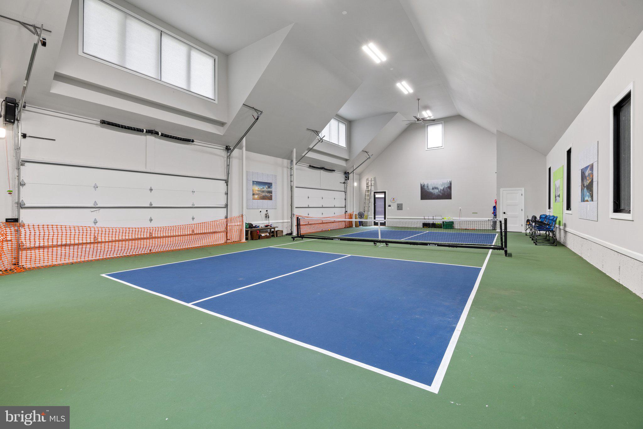 FOUR CHIMNEYS - Residential