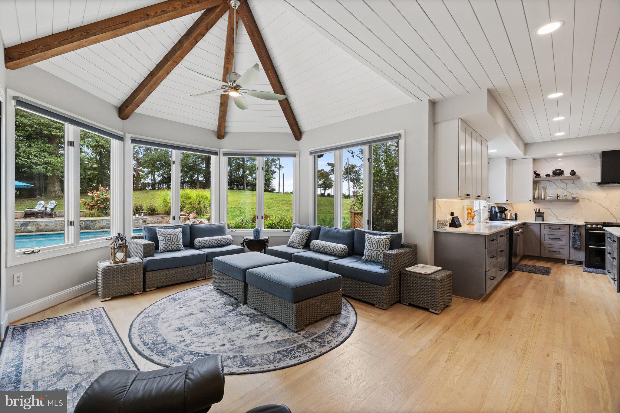 FOUR CHIMNEYS - Residential