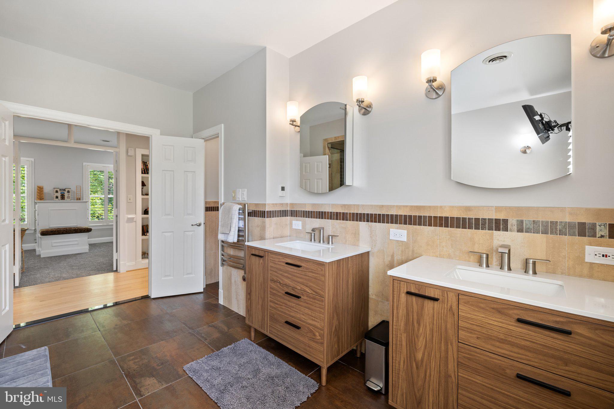 FOUR CHIMNEYS - Residential