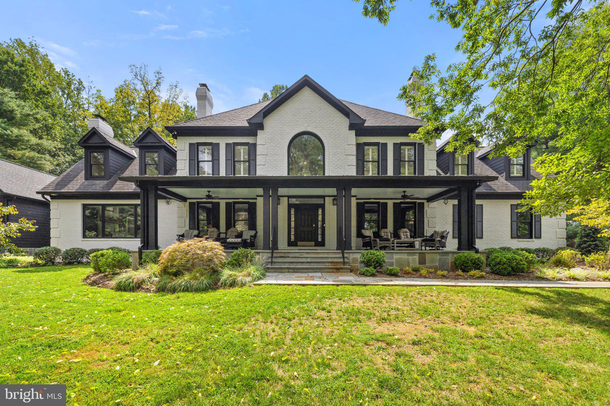 FOUR CHIMNEYS - Residential