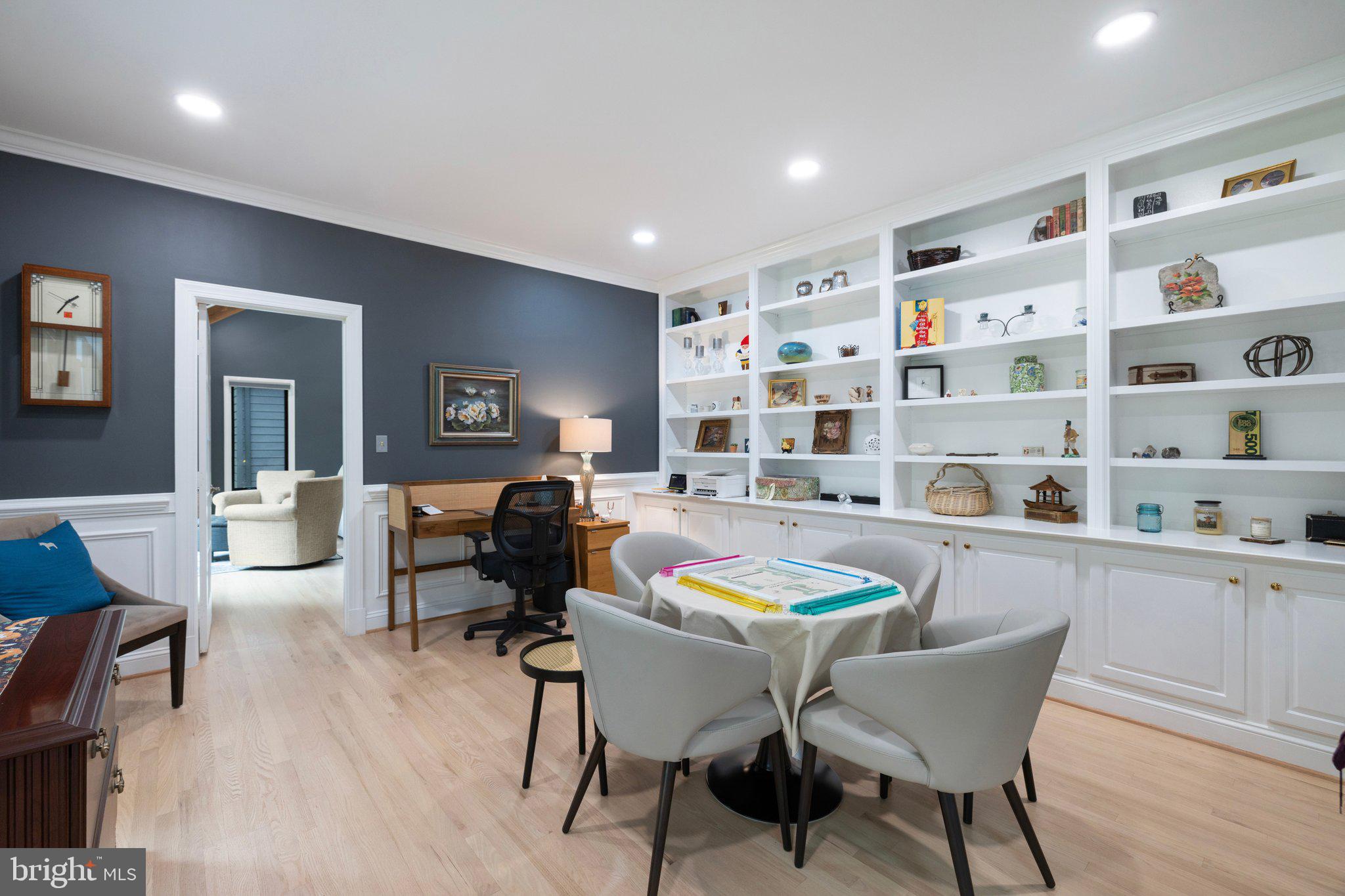 FOUR CHIMNEYS - Residential