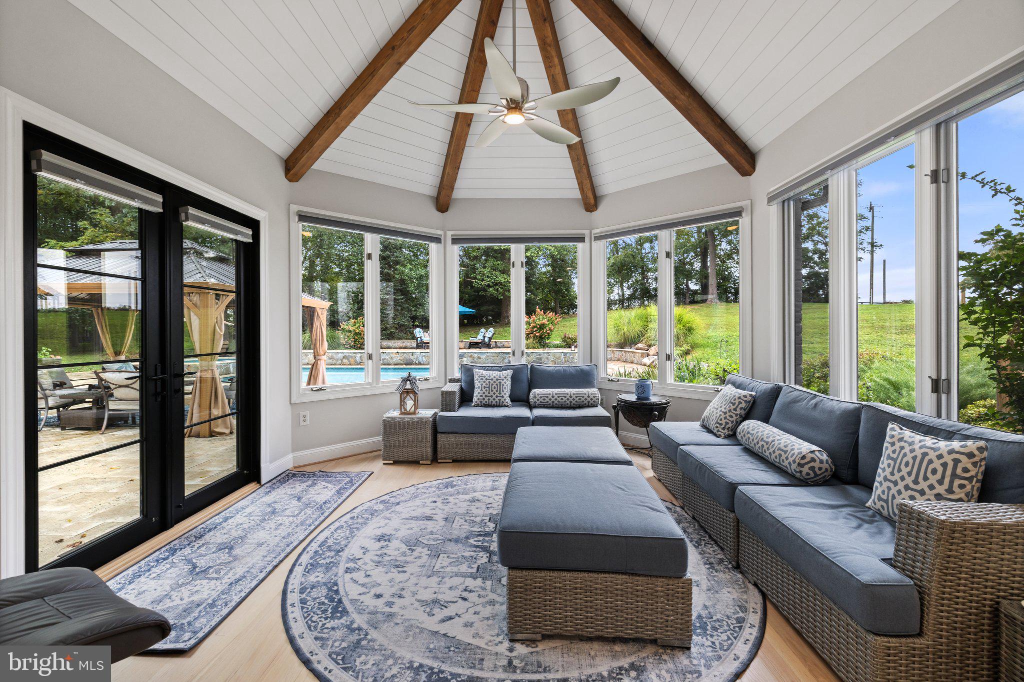 FOUR CHIMNEYS - Residential