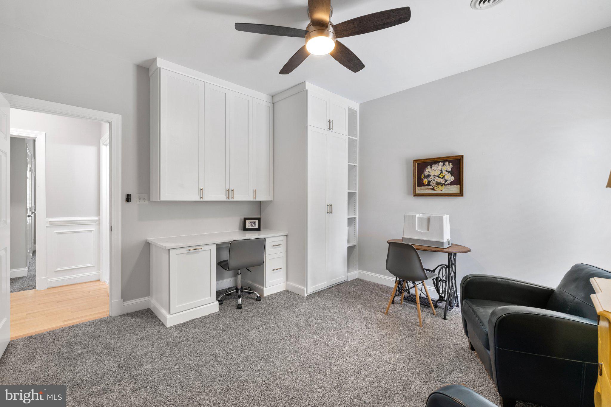 FOUR CHIMNEYS - Residential