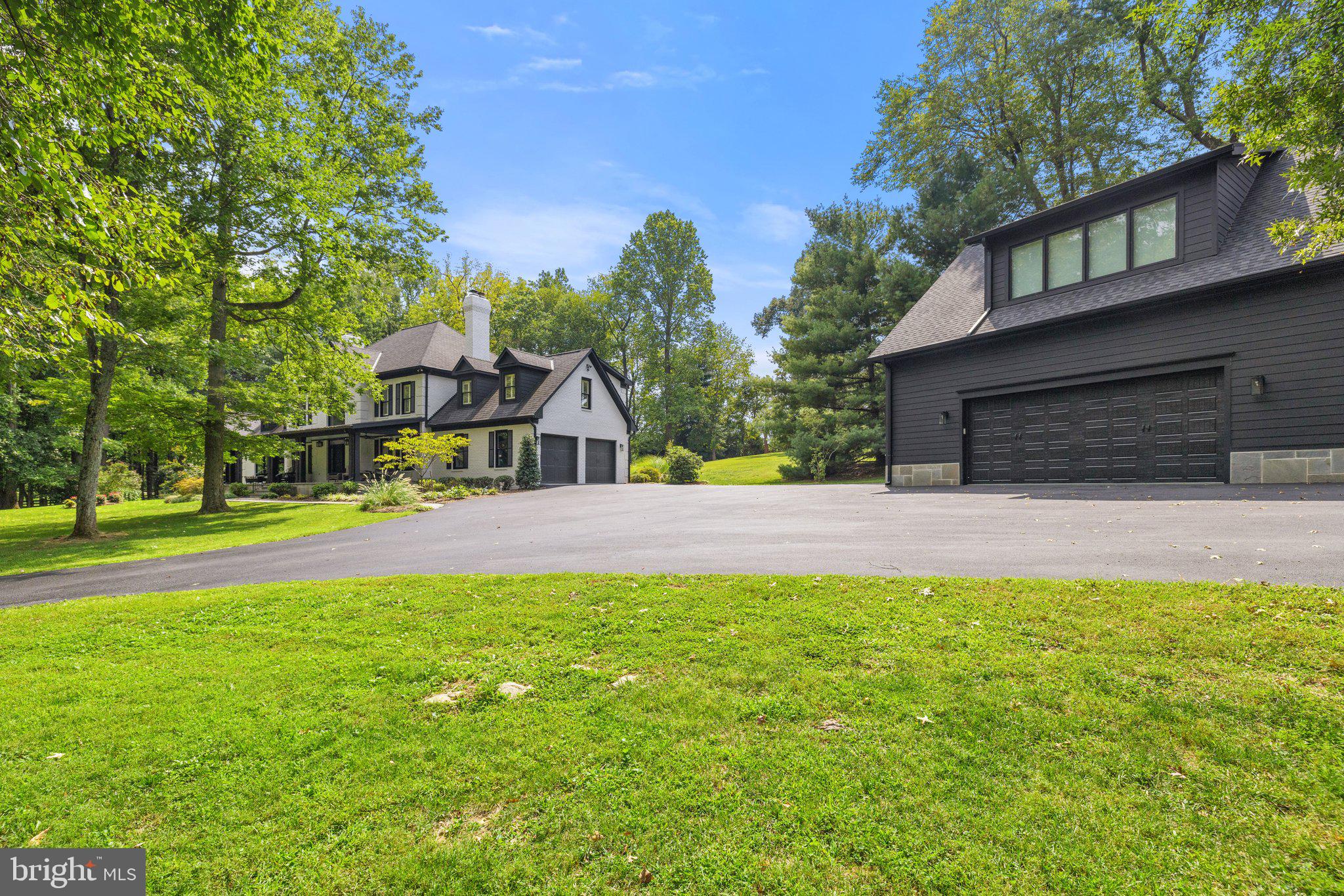 FOUR CHIMNEYS - Residential