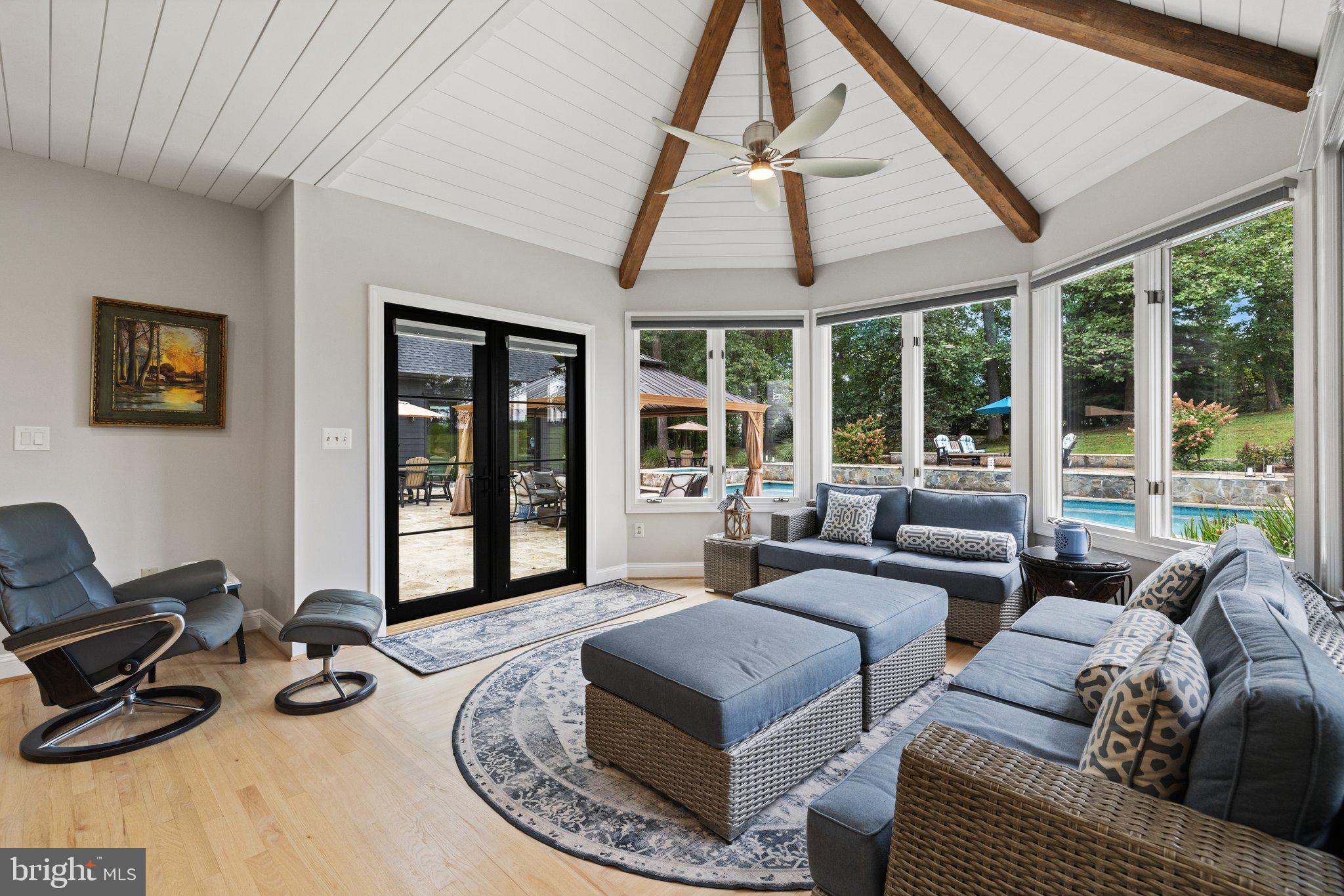 FOUR CHIMNEYS - Residential