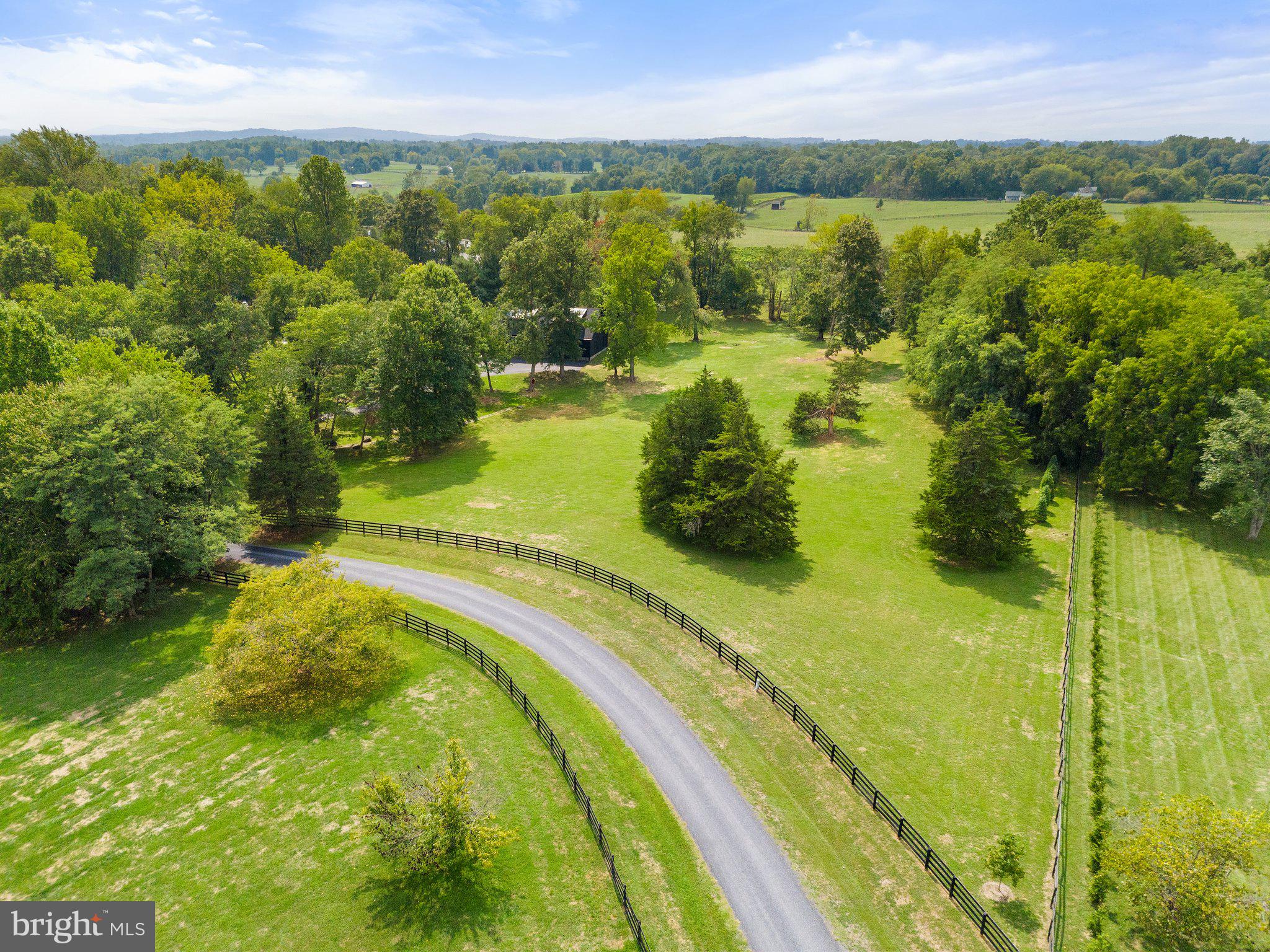 FOUR CHIMNEYS - Residential