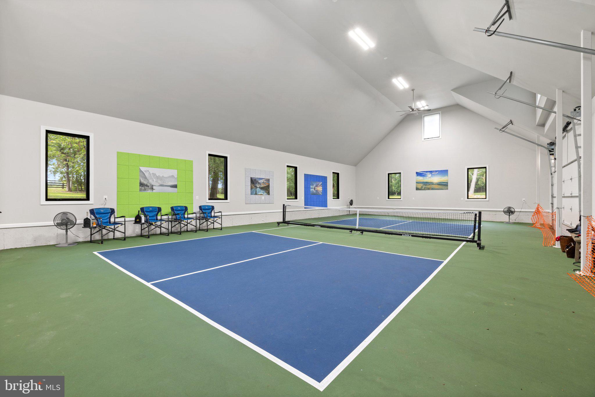 FOUR CHIMNEYS - Residential