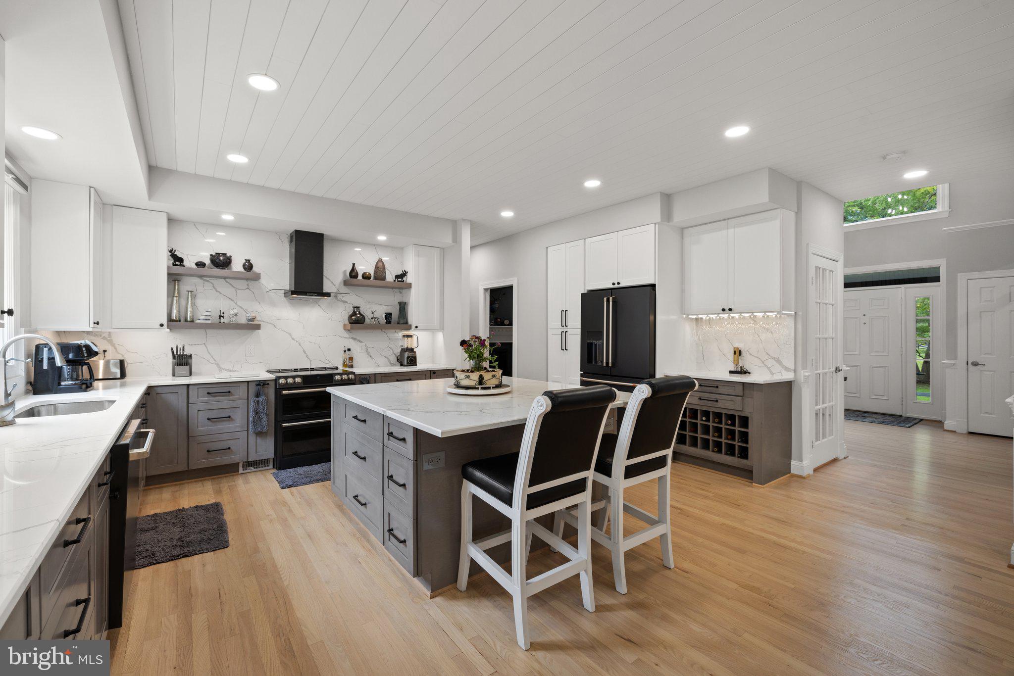 FOUR CHIMNEYS - Residential