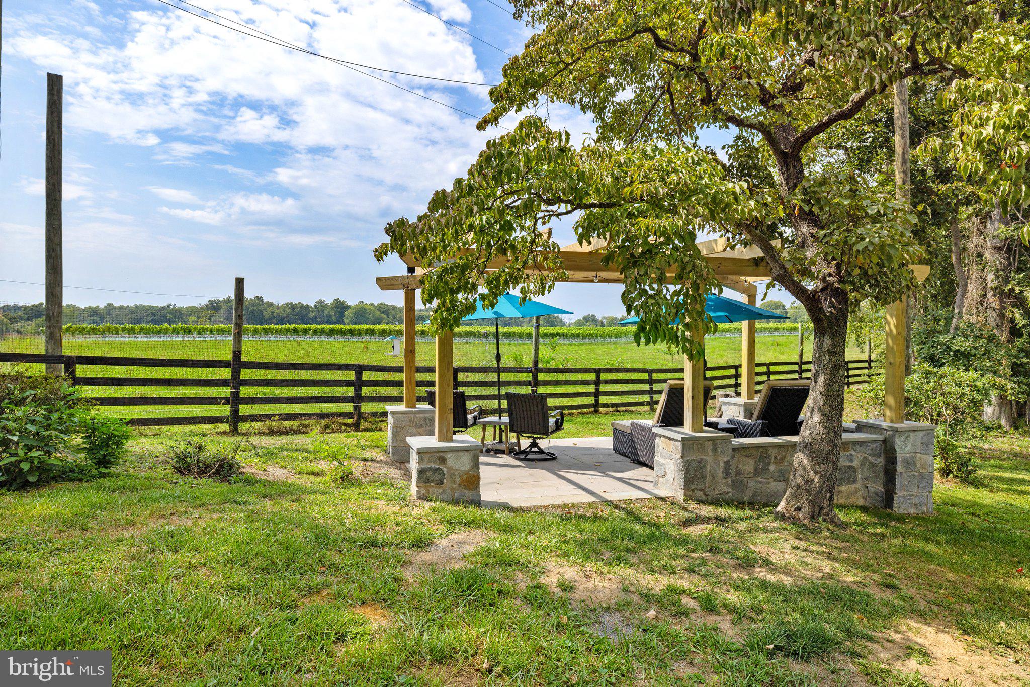 FOUR CHIMNEYS - Residential