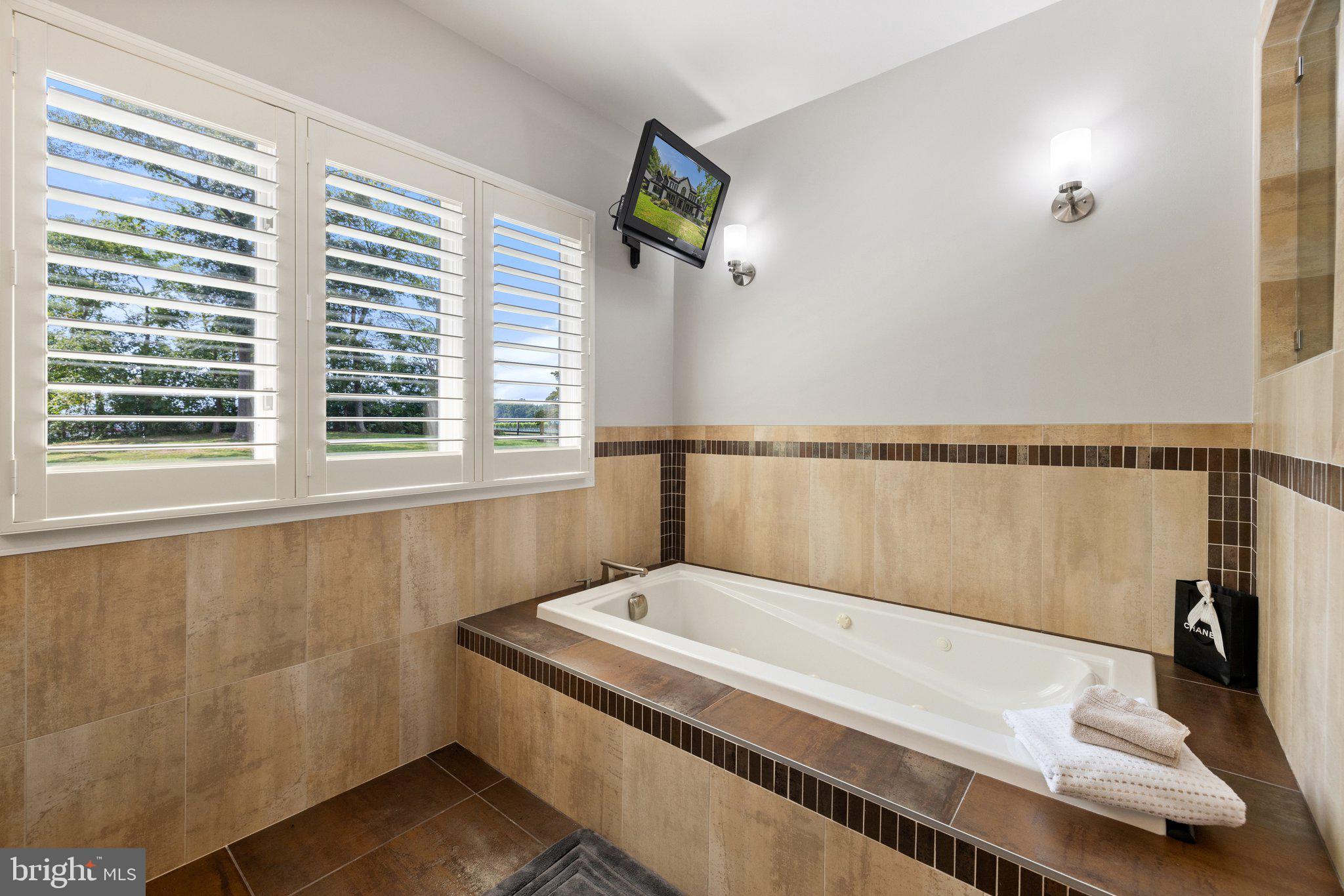 FOUR CHIMNEYS - Residential