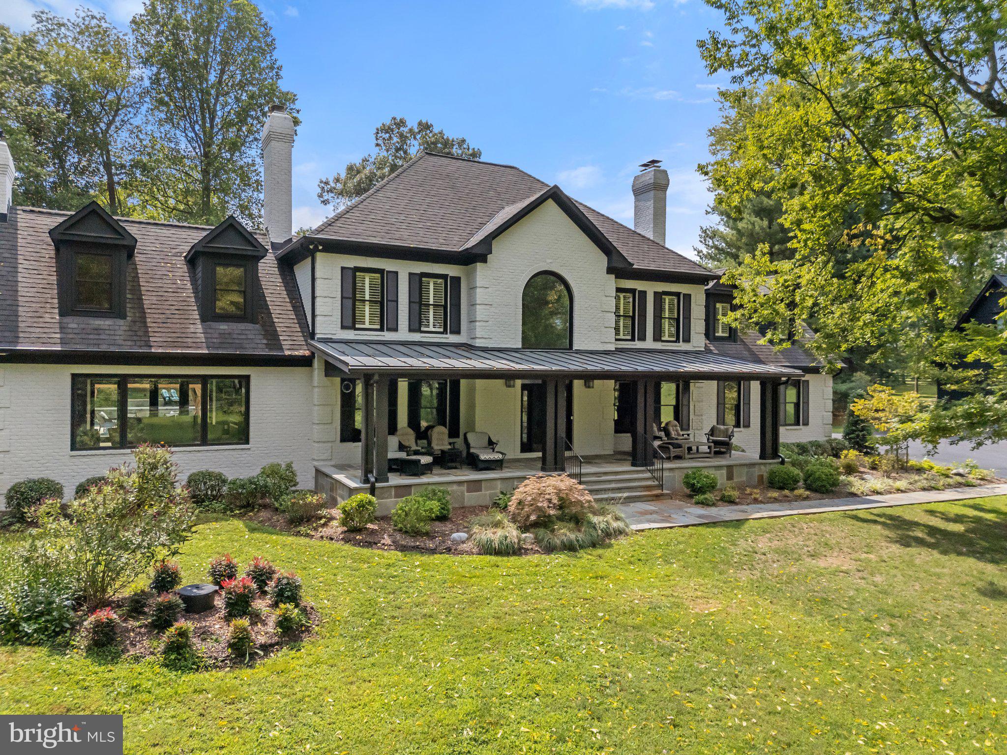 FOUR CHIMNEYS - Residential