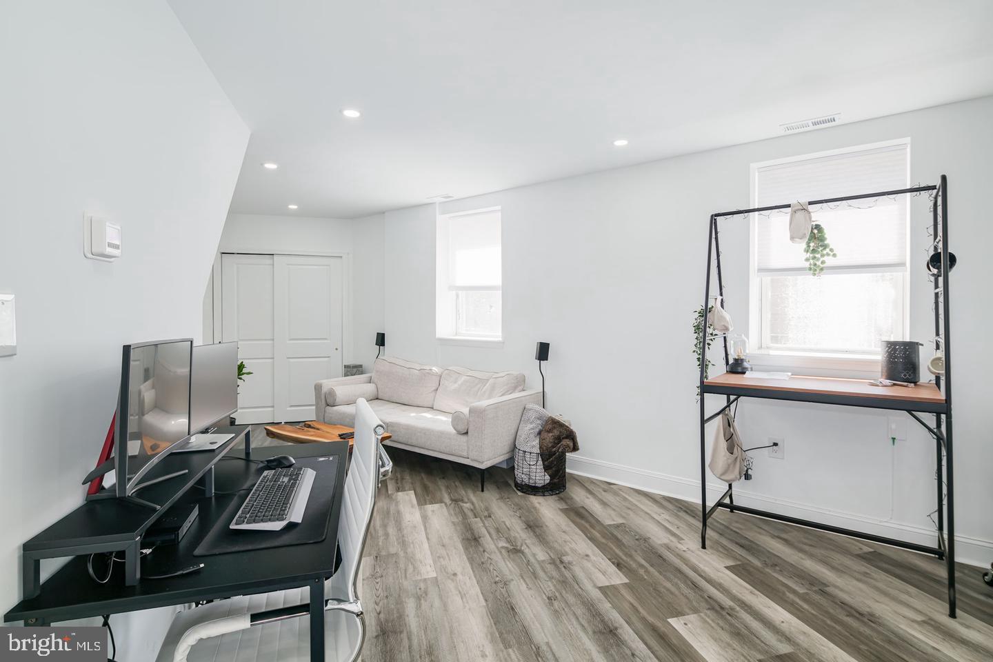 LOWER MOYAMENSING - Residential Income