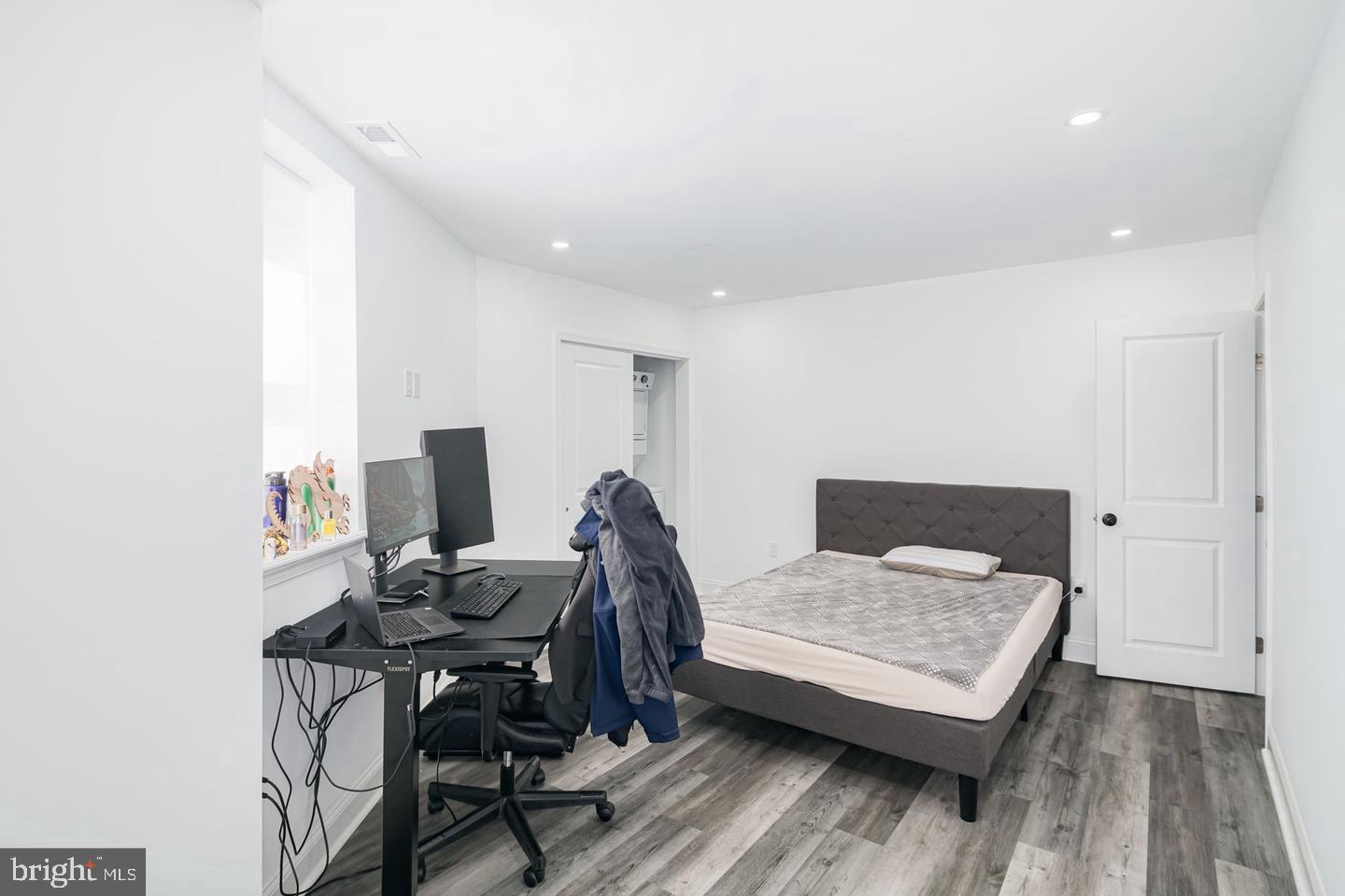 LOWER MOYAMENSING - Residential Income