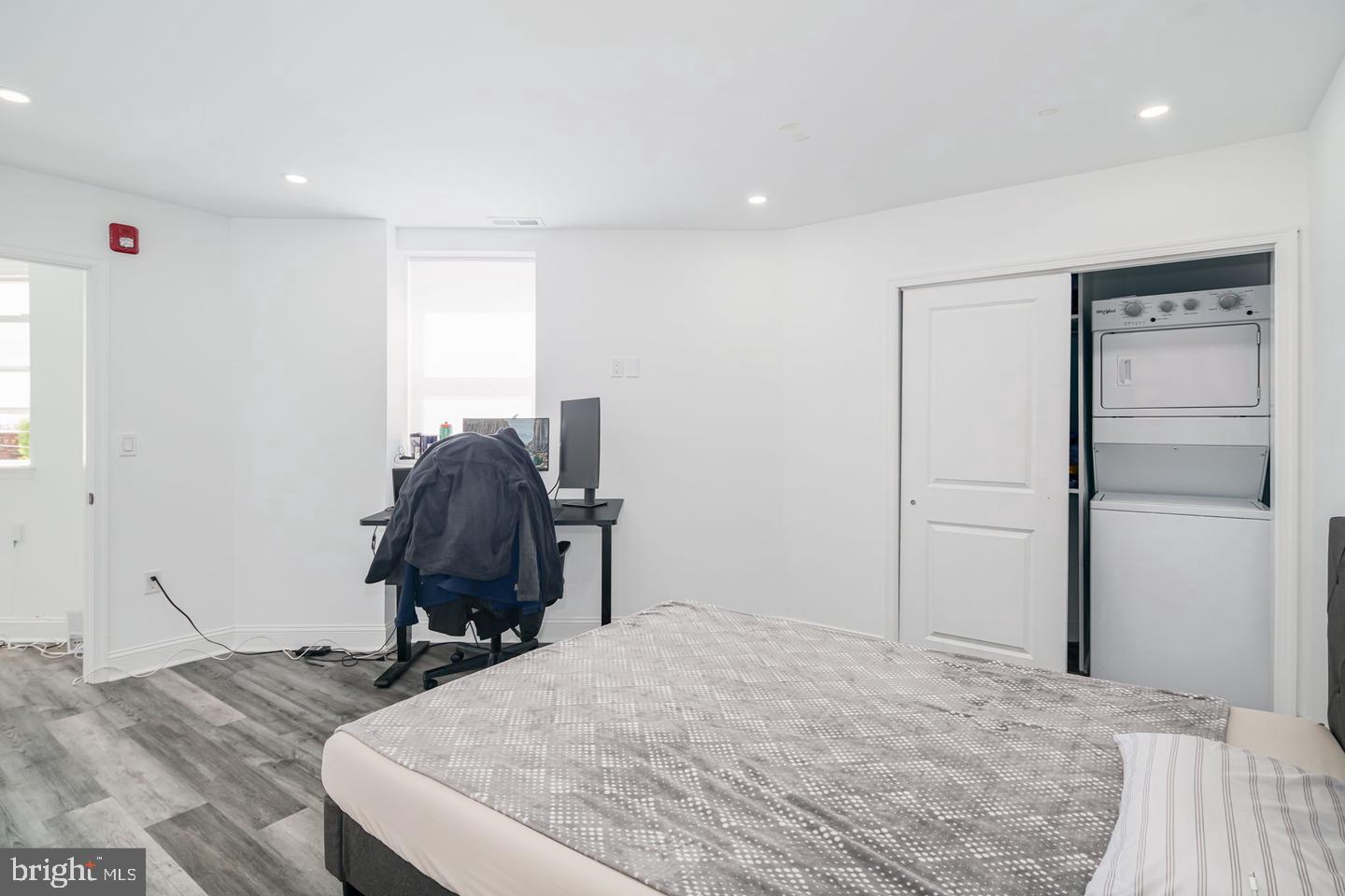 LOWER MOYAMENSING - Residential Income