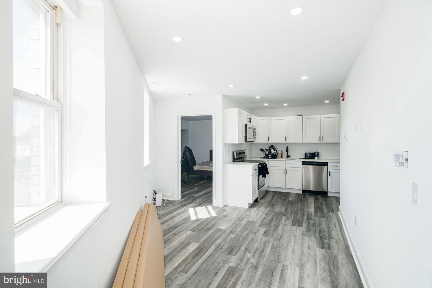 LOWER MOYAMENSING - Residential Income