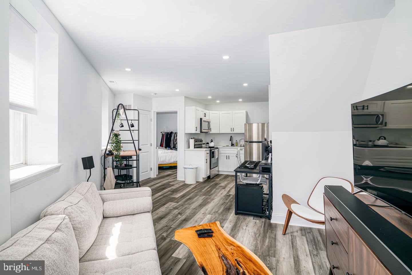 LOWER MOYAMENSING - Residential Income