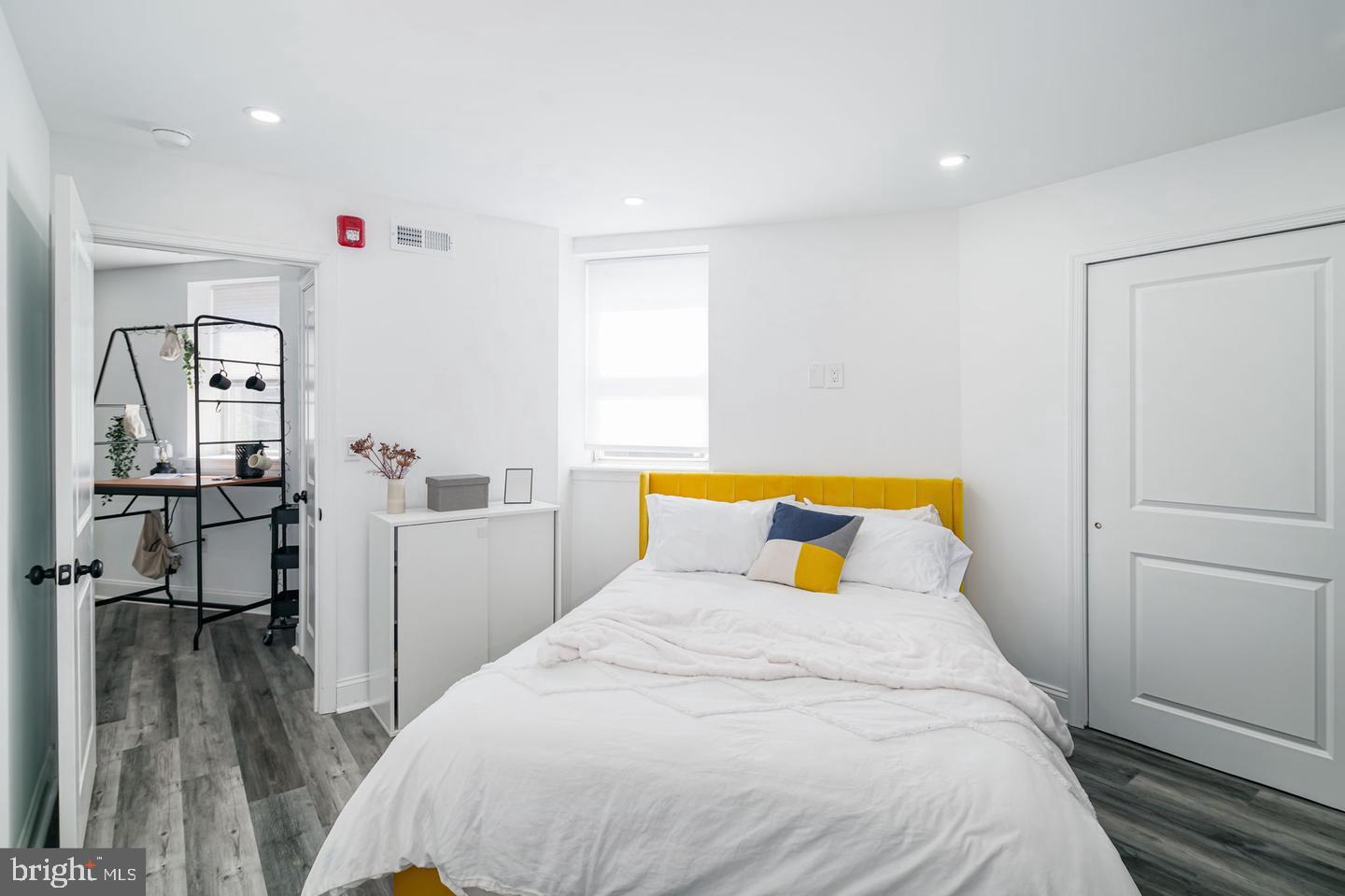 LOWER MOYAMENSING - Residential Income