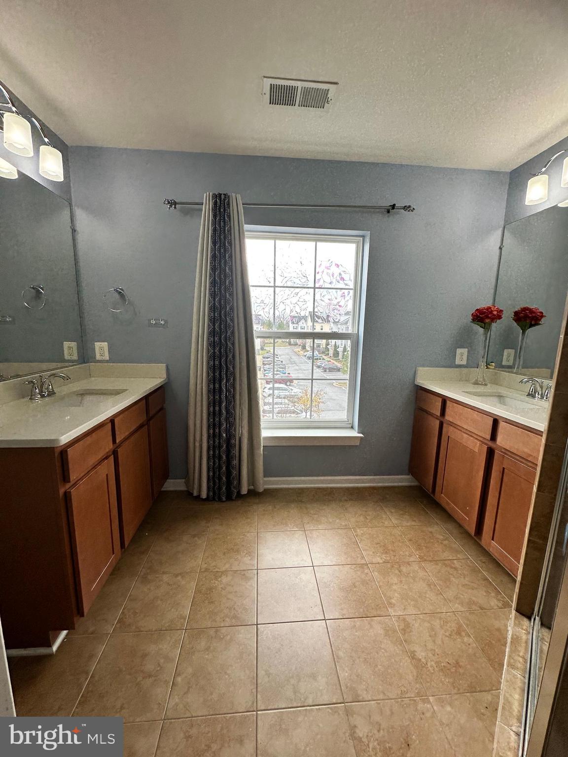 FALLS GROVE CONDOMINIUM - Residential