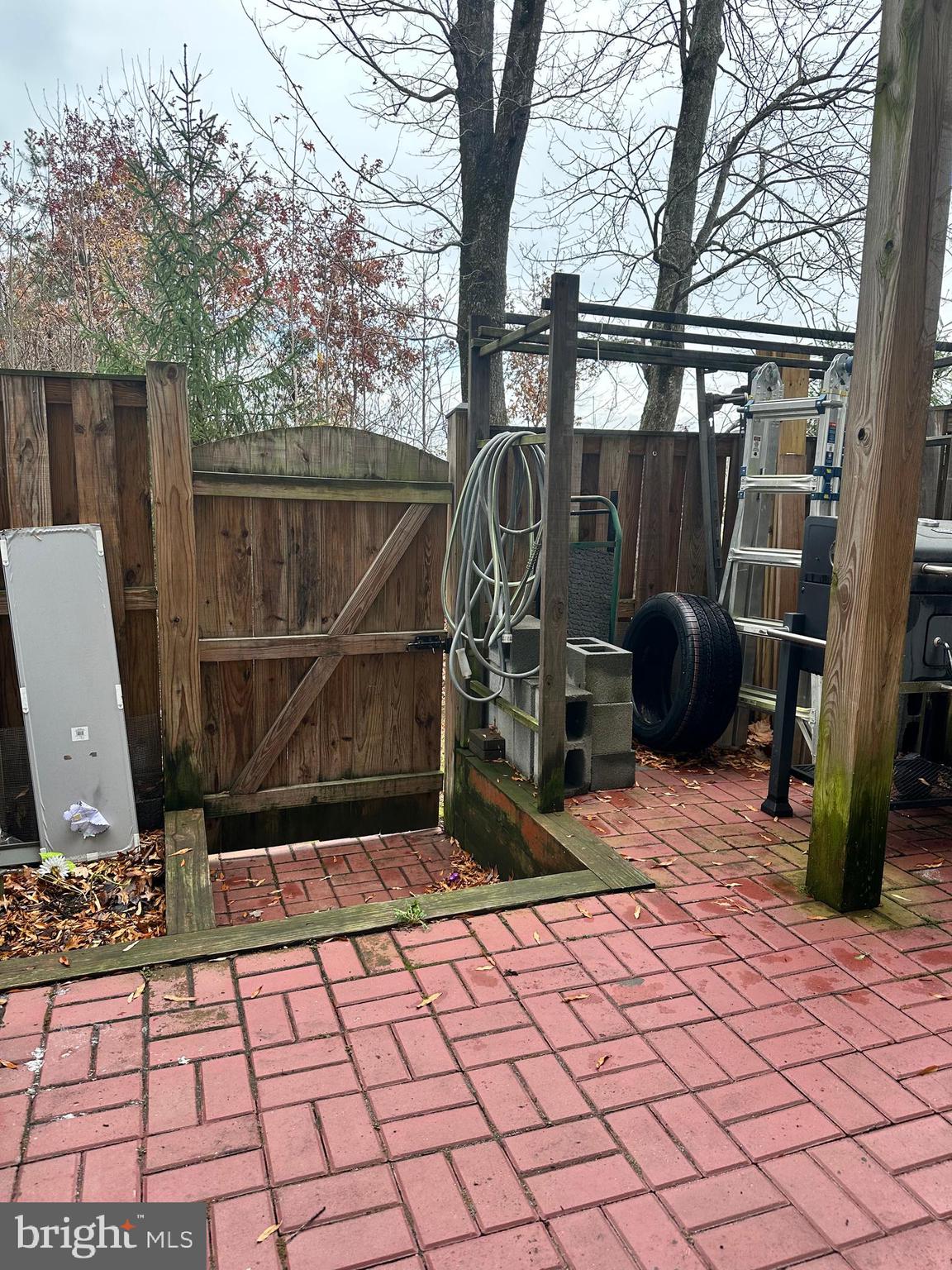 FALLS GROVE CONDOMINIUM - Residential