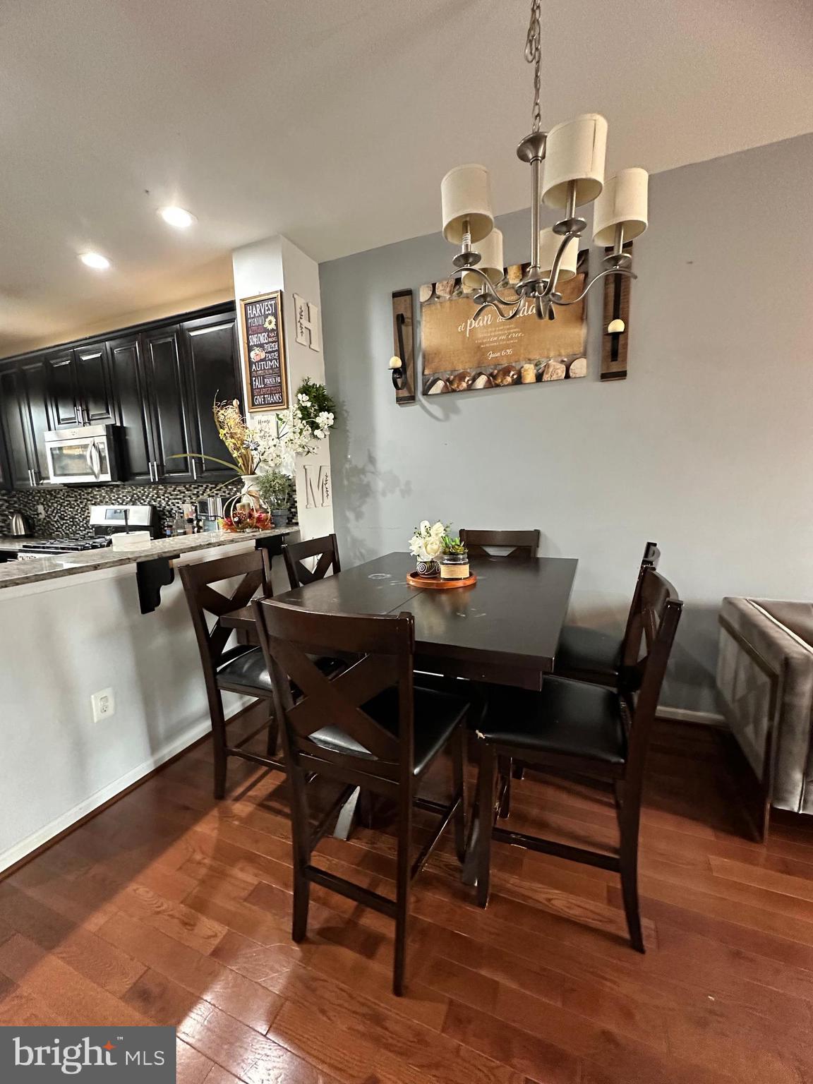 FALLS GROVE CONDOMINIUM - Residential