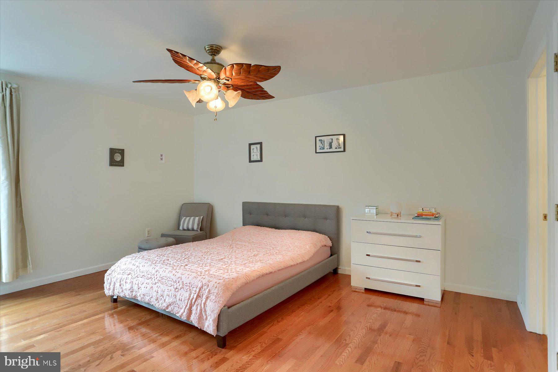 LOCUST WOODS - Residential
