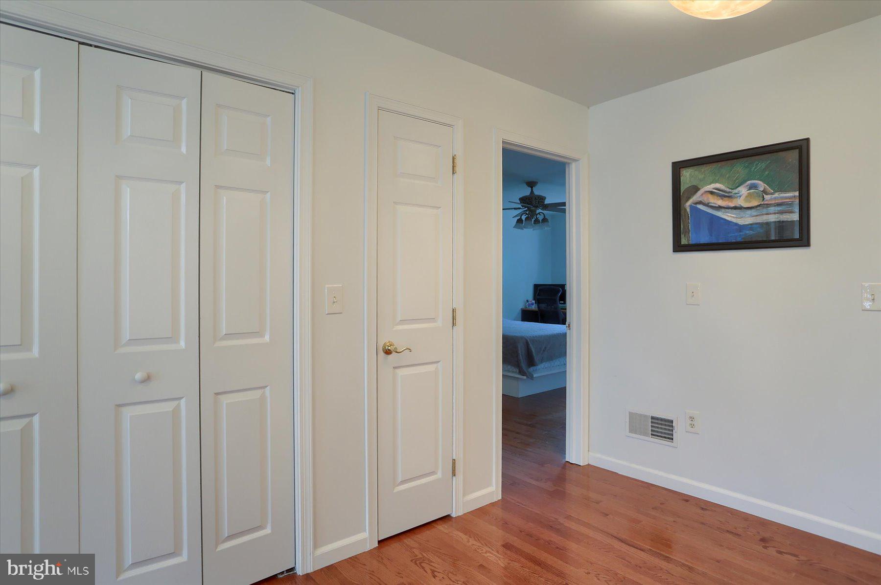 LOCUST WOODS - Residential