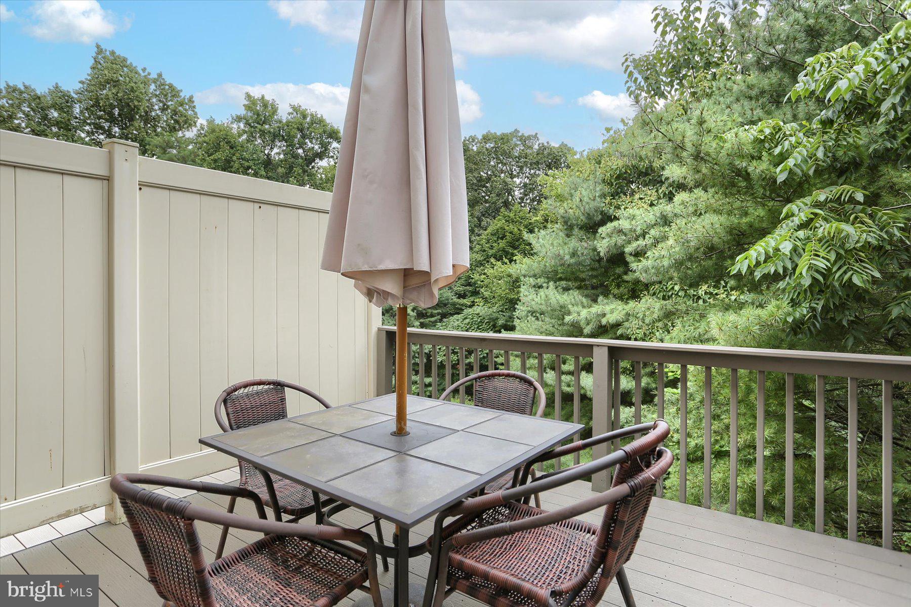 LOCUST WOODS - Residential