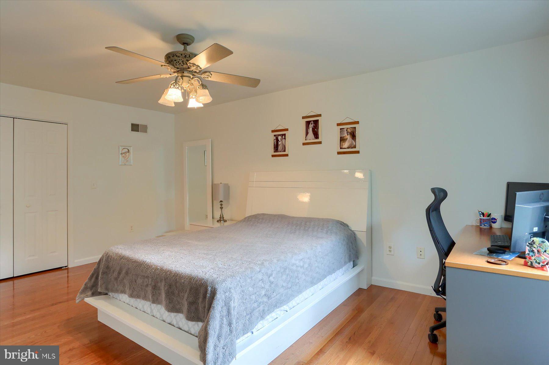 LOCUST WOODS - Residential