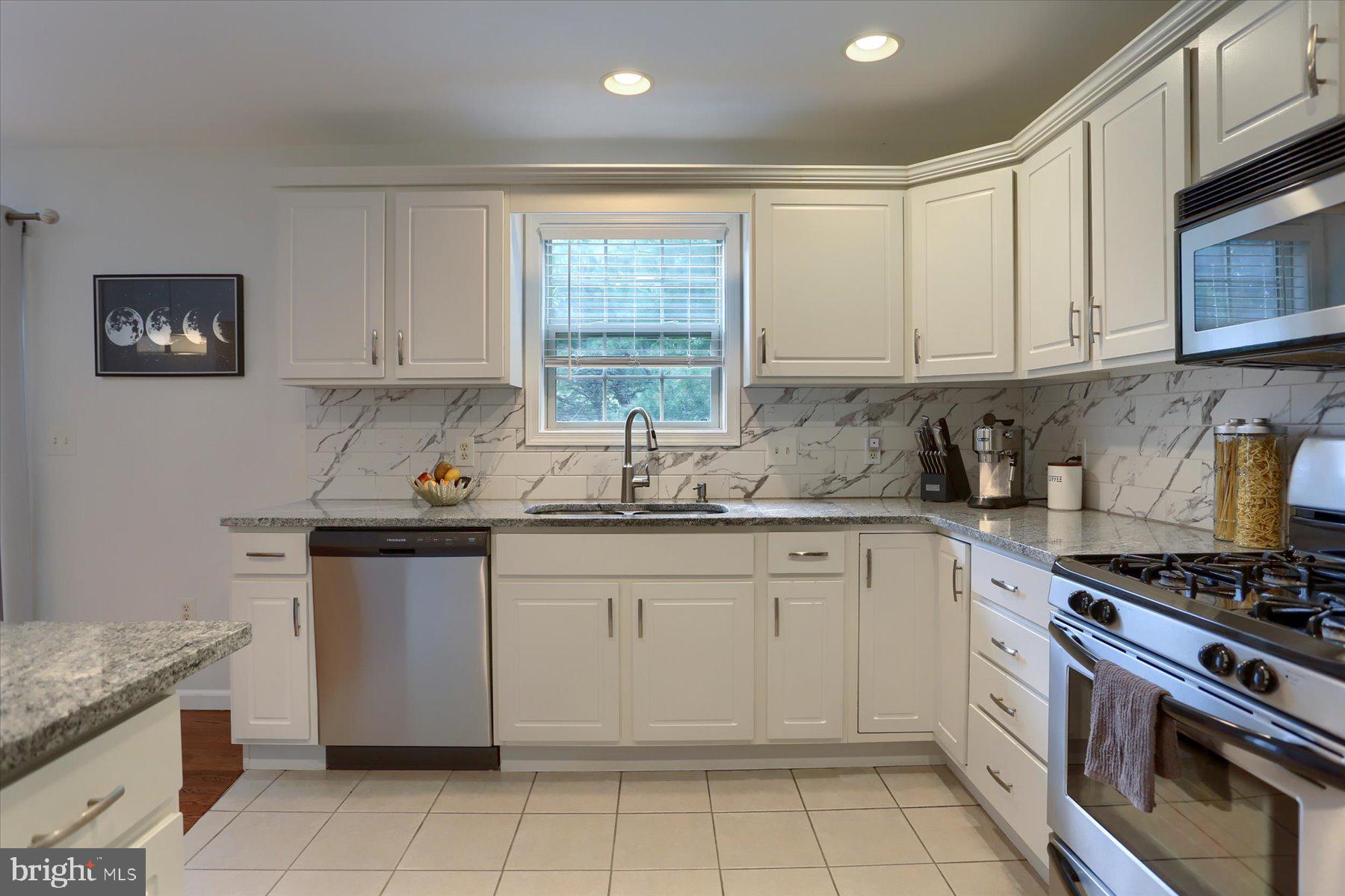 LOCUST WOODS - Residential
