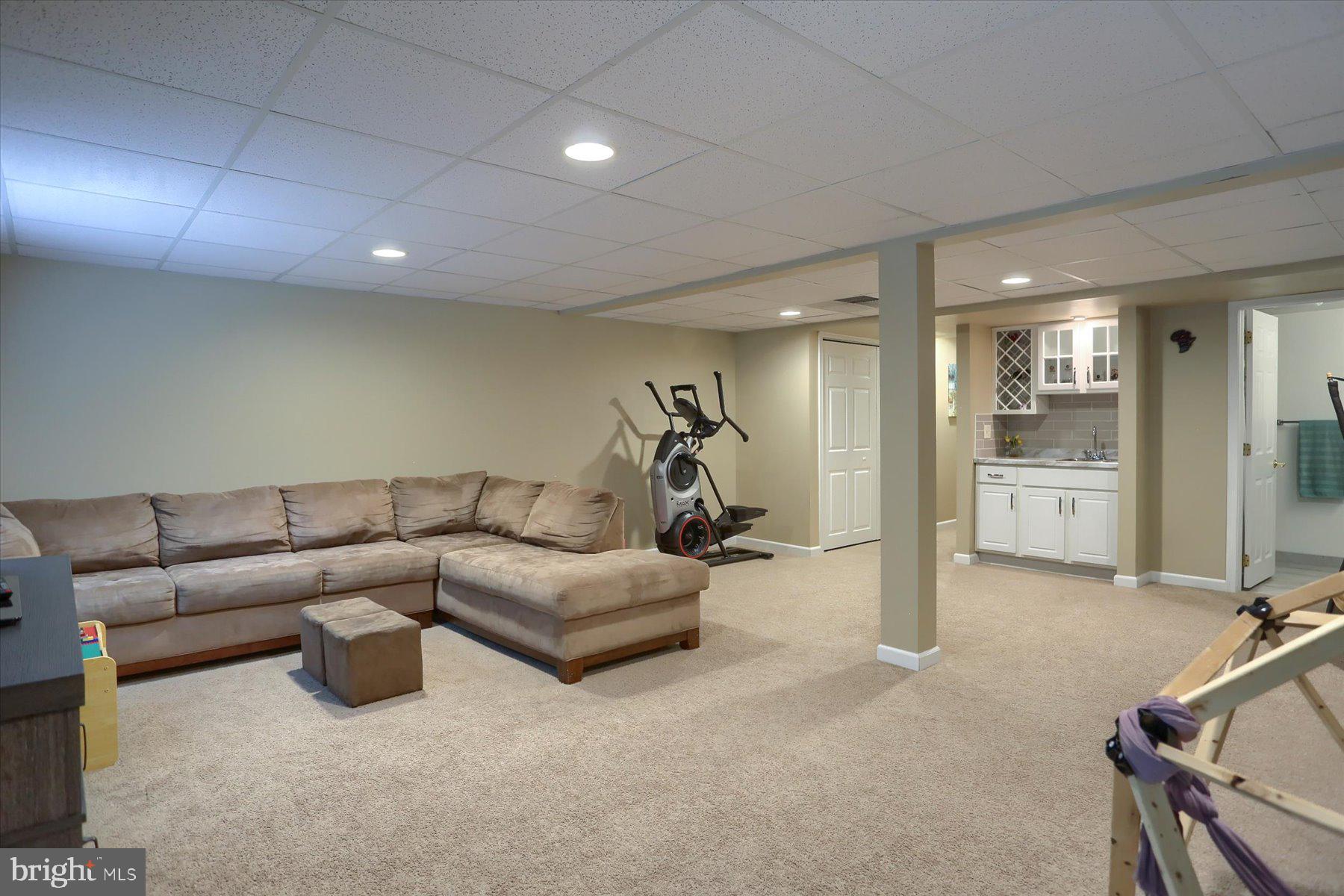 LOCUST WOODS - Residential