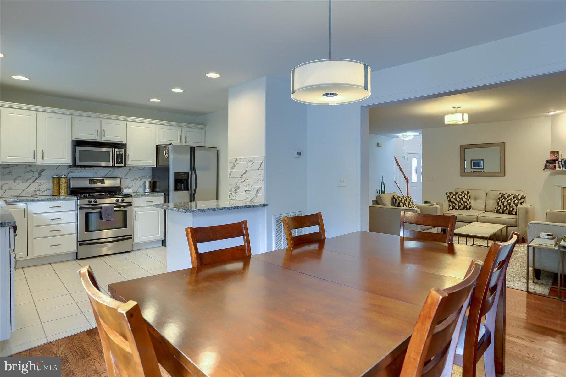 LOCUST WOODS - Residential