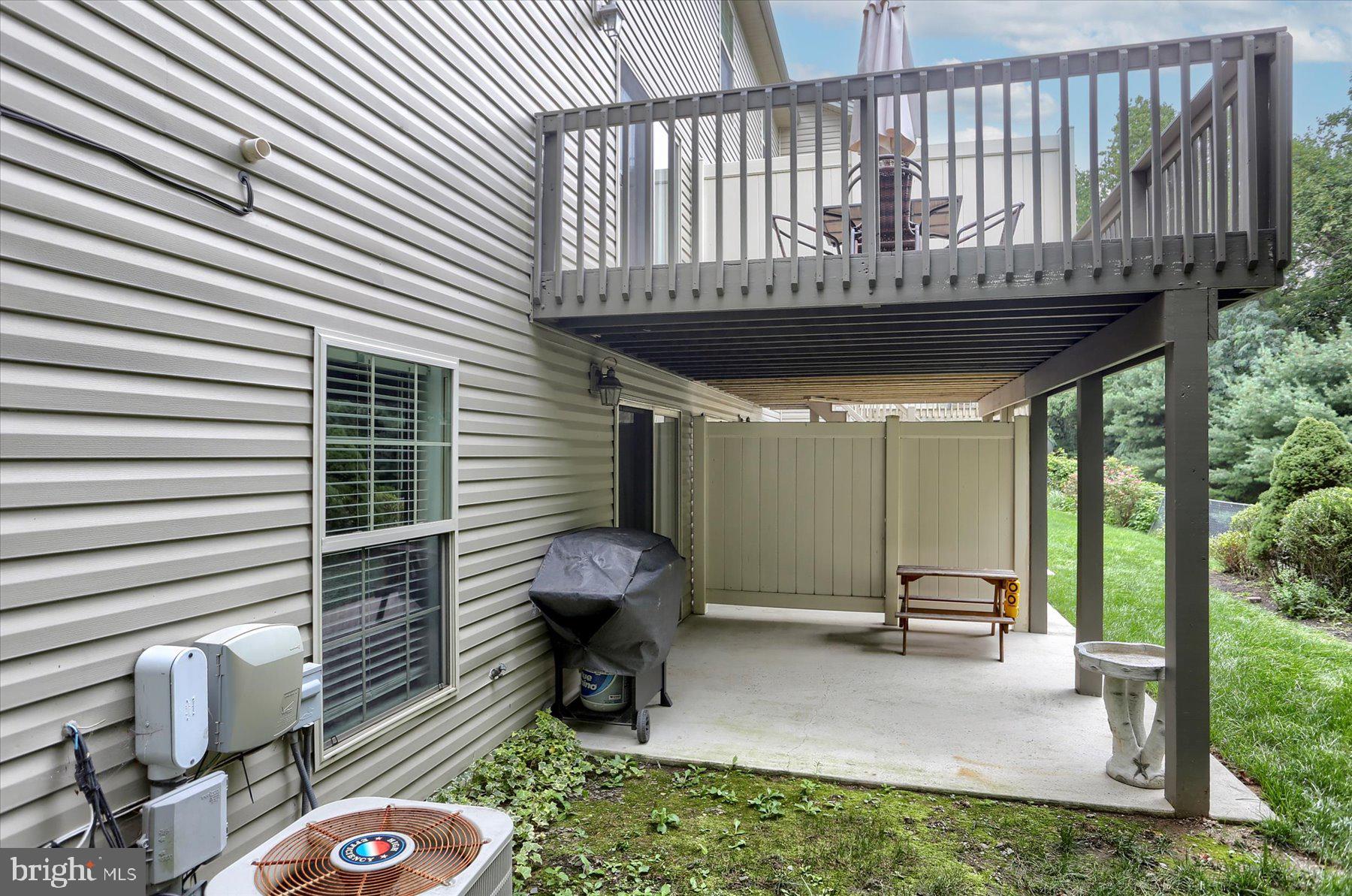 LOCUST WOODS - Residential