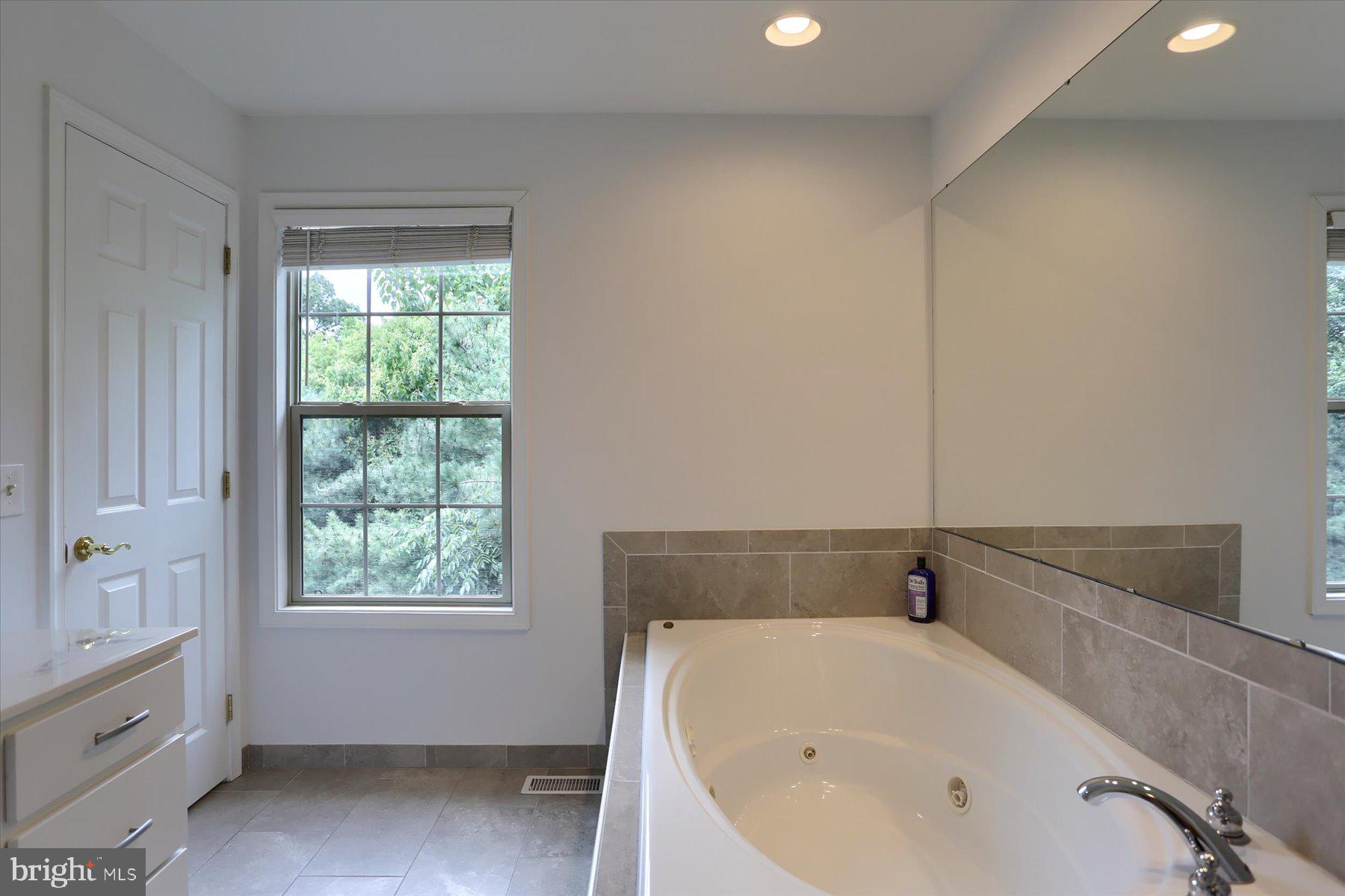 LOCUST WOODS - Residential
